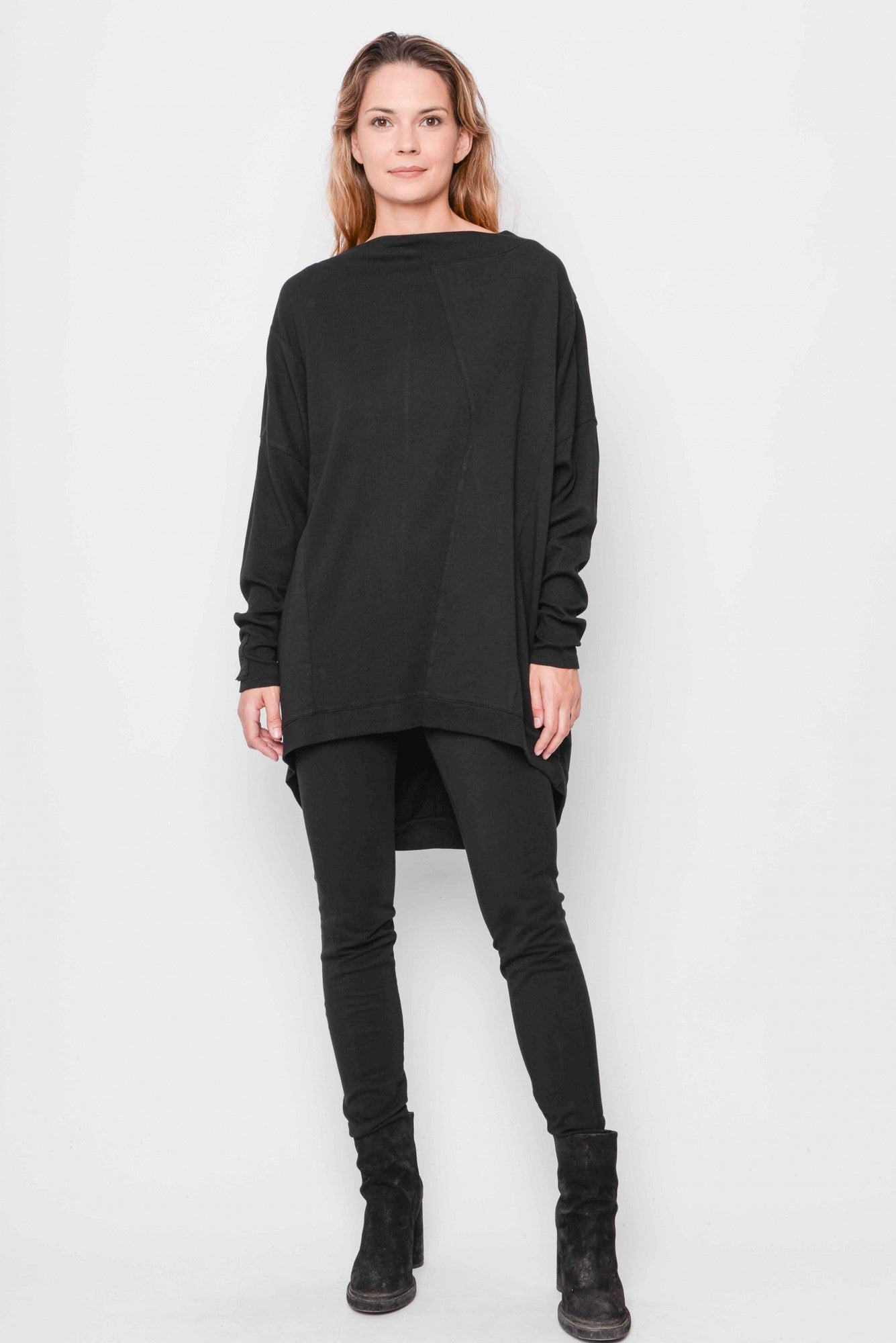 
                  
                    232.01.02 SWEATER 47%CO 47%MODAL 6%EA 100 BLACK
                  
                
