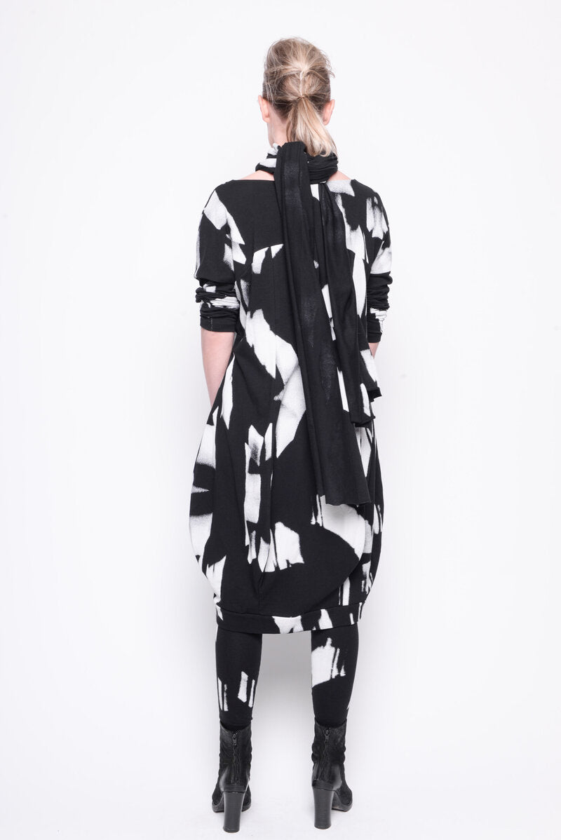 
                  
                    212.08.02 95% co 5% ea 506 PRINT BLACK & WHITE
                  
                
