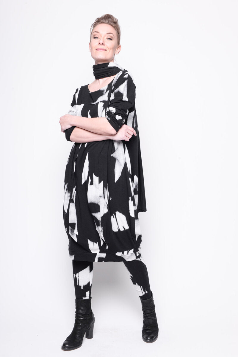 
                  
                    212.08.02 95% co 5% ea 506 PRINT BLACK & WHITE
                  
                