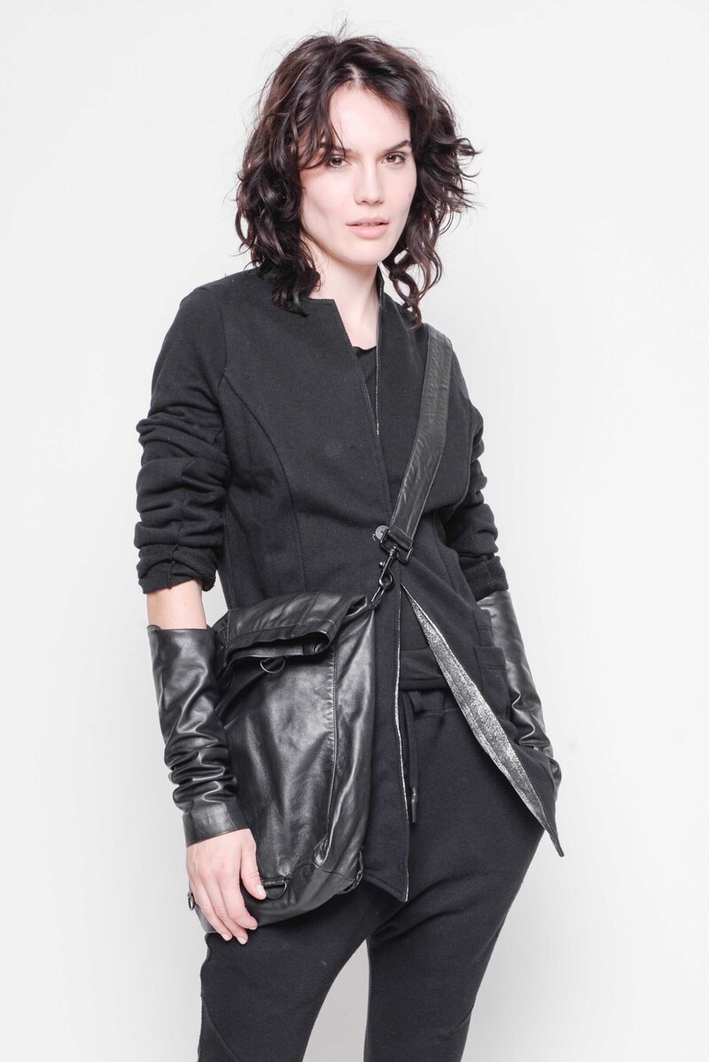 
                  
                    221.03.04 baquette 100% co 100 BLACK
                  
                