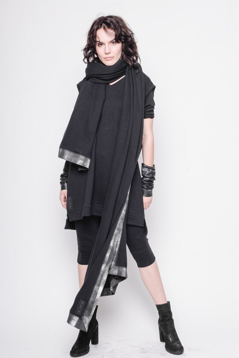 
                  
                    221.03.10 baquette 100% co 100 BLACK
                  
                
