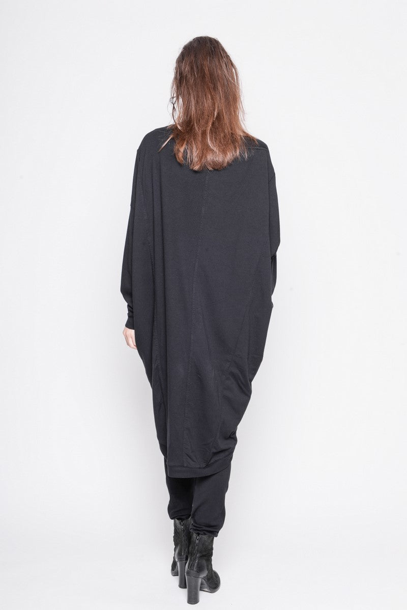 
                  
                    232.01.01 TUNIC RE-FASHIONED 47%CO 47%MODAL 6%EA 100 BLACK
                  
                