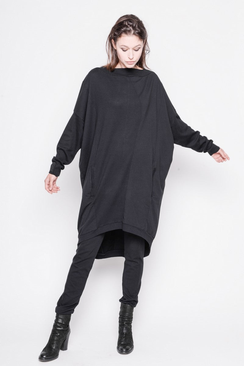 
                  
                    232.01.01 TUNIC RE-FASHIONED 47%CO 47%MODAL 6%EA 100 BLACK
                  
                