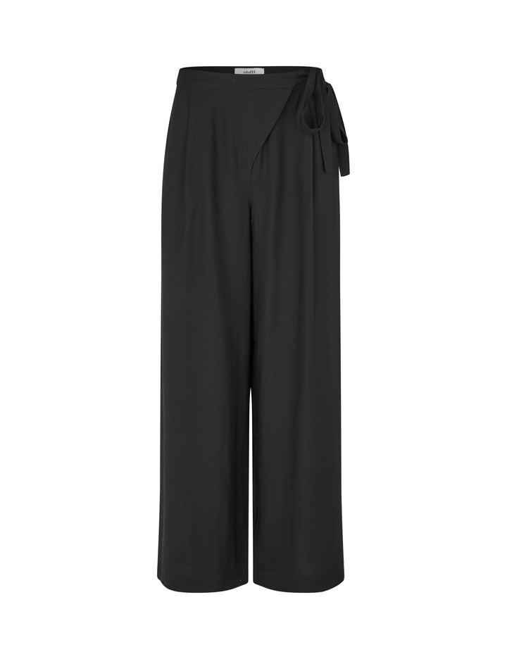 
                  
                    64991316 MBYM PANT SIMANI GURSKY-M 880 BLACK
                  
                