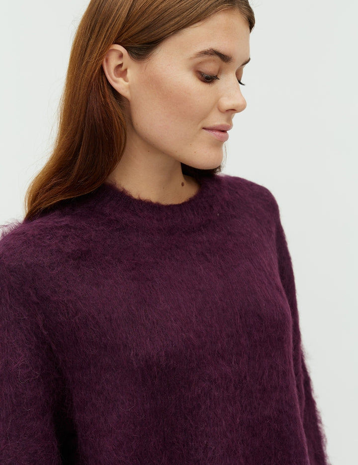 
                  
                    66710009 MBYM SWEATER BRUSH GILLIS T61 BLACKBERRY WINE
                  
                