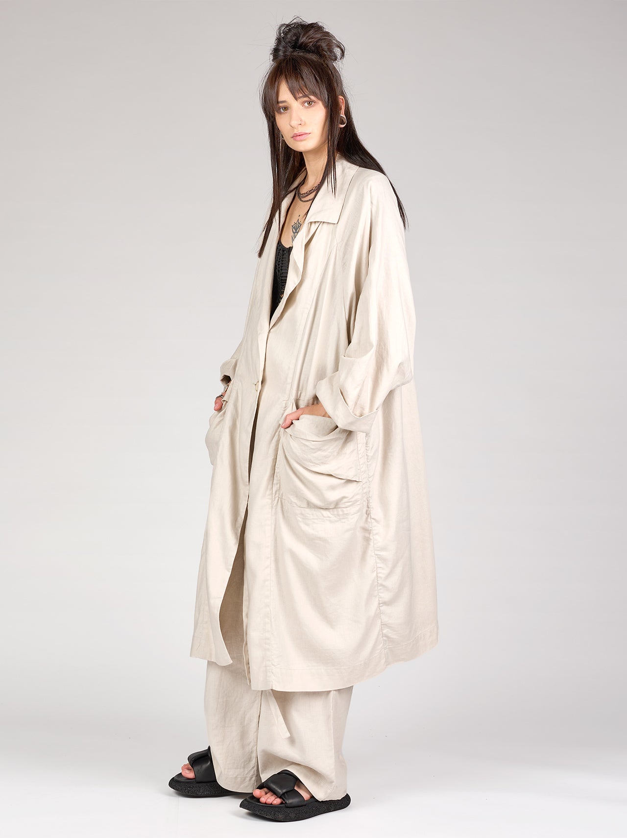 
                  
                    STUDIO B3 COAT AFFIROS NB 2115 BLACK
                  
                