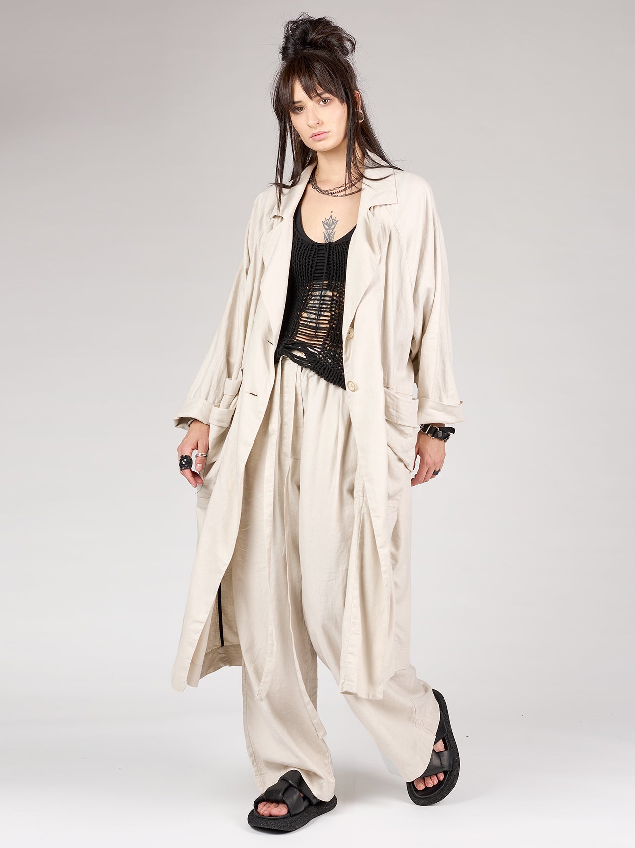 
                  
                    STUDIO B3 COAT AFFIROS NB 2115 BLACK
                  
                