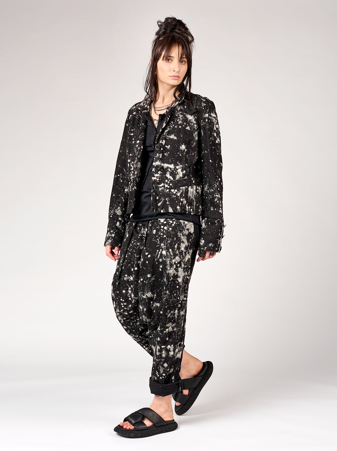 
                  
                    STUDIO B3 PANTS AMRO NB 2147 BLACK MILK SPLASHED
                  
                