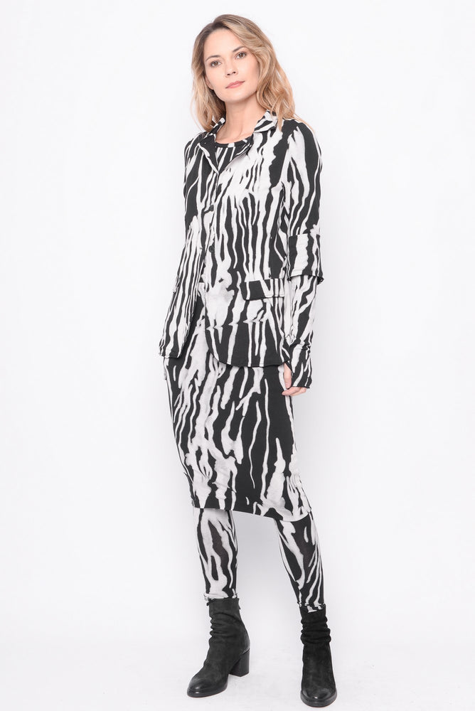 
                  
                    242.03.12 95%CO 5%EA 1101 PRINT ON BLACK
                  
                