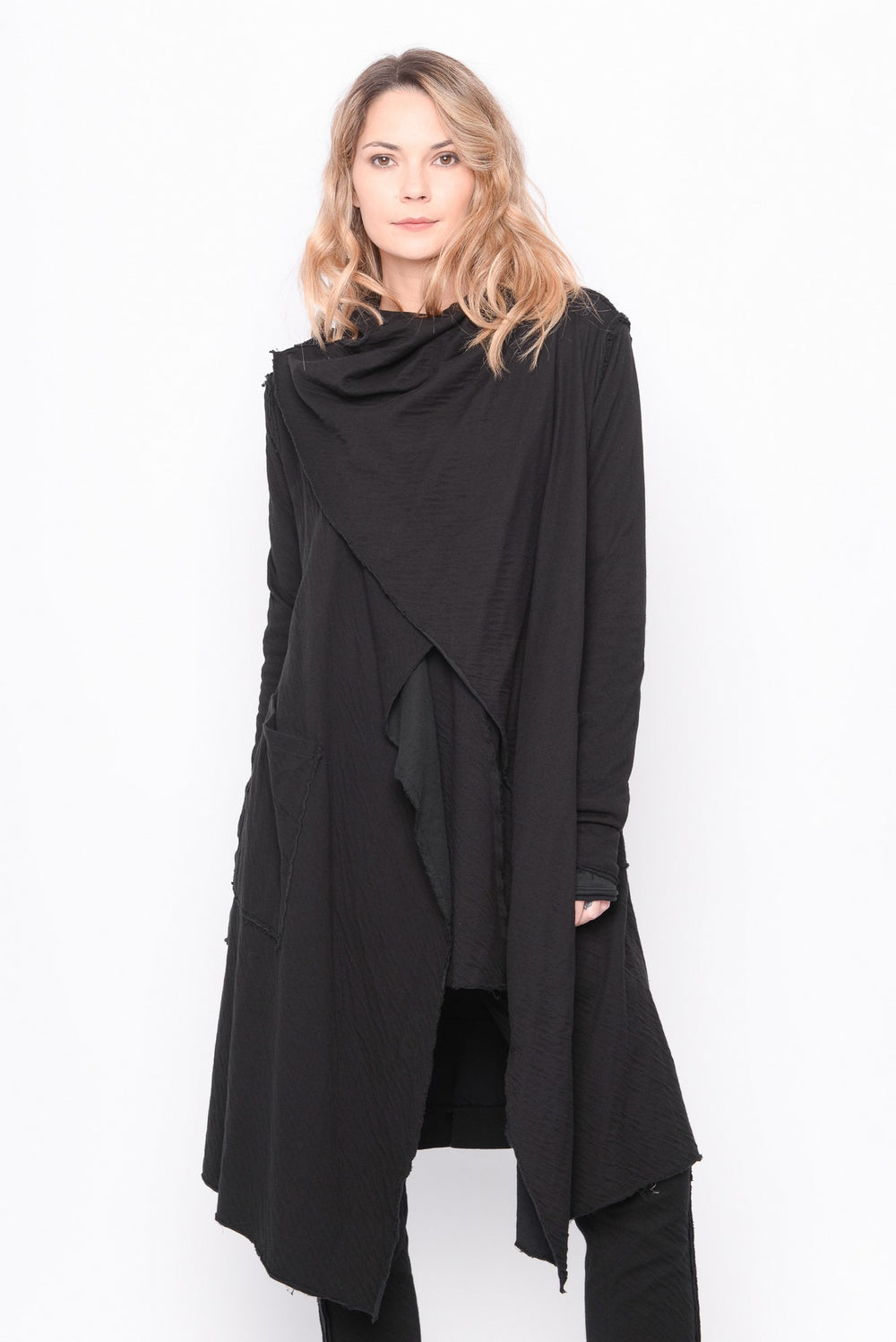 242.05.03 100% CO 100 BLACK