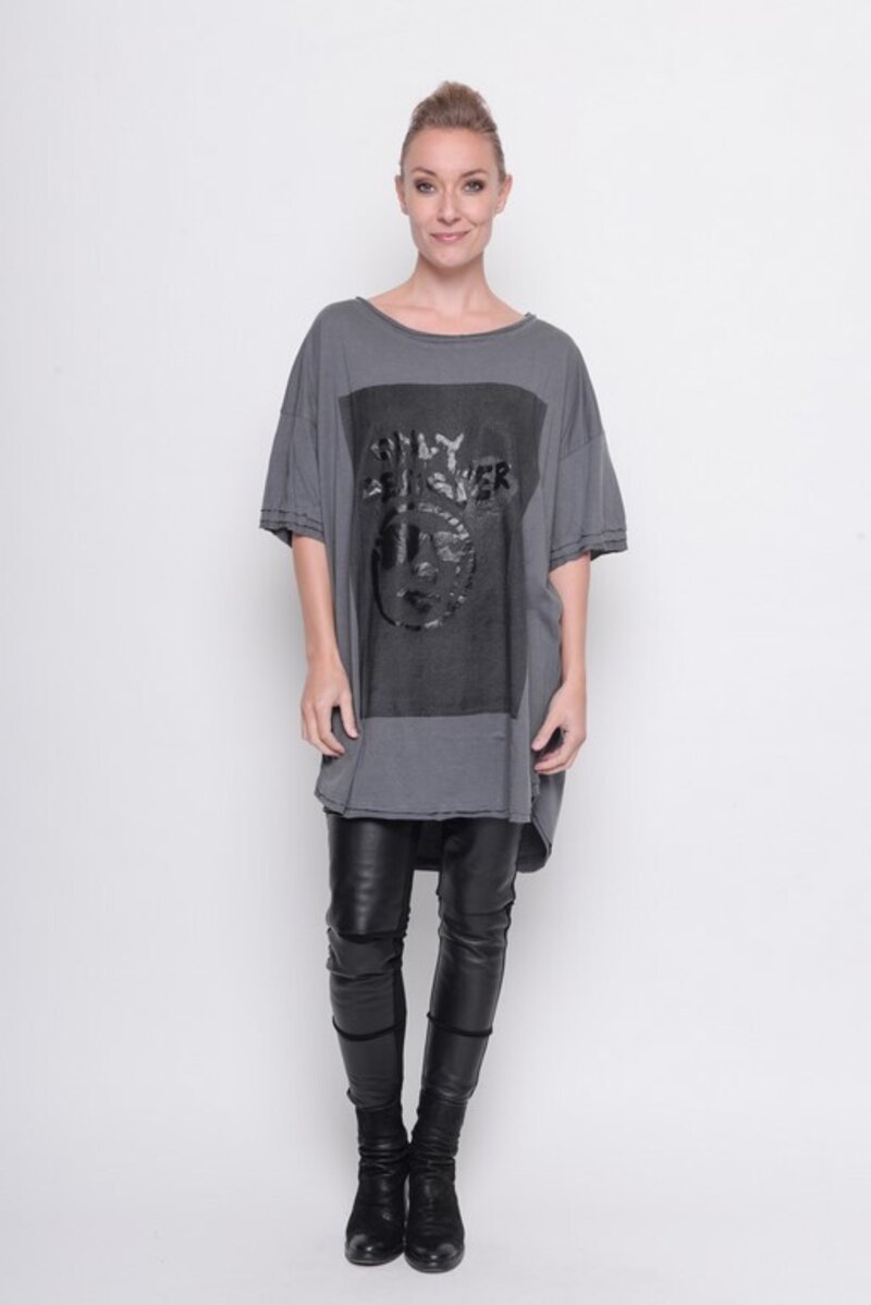 
                  
                    202.23.02 Big shirt ONLY DESIGNER 60% COTTON 40% MODAL GREY
                  
                