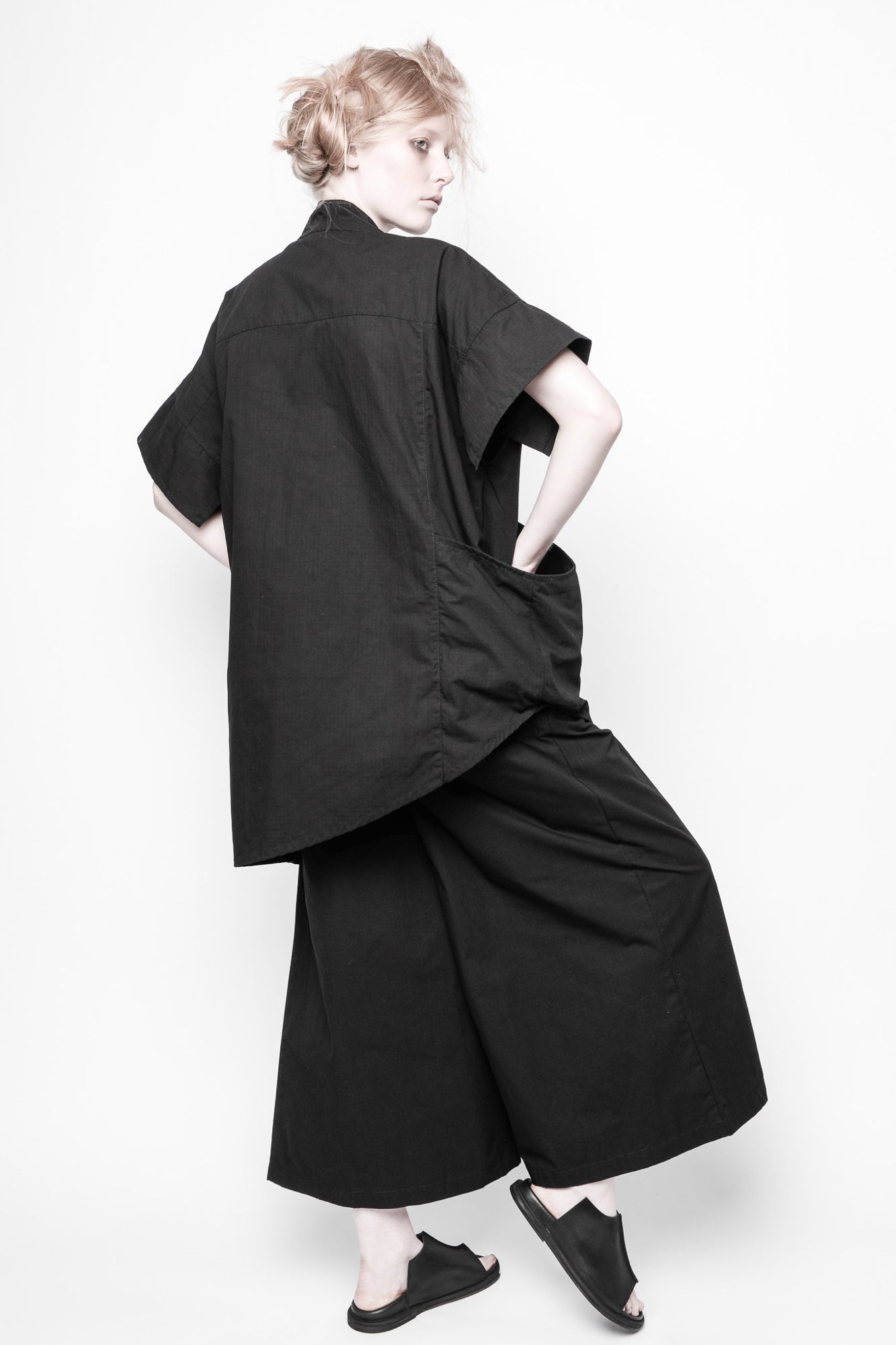 
                  
                    ID.05.01.01 100% CO 100 BLACK
                  
                