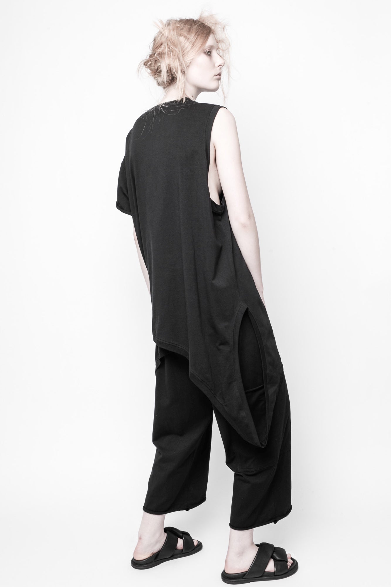 
                  
                    ID.05.03.02 95% CO 5% EA 100 BLACK
                  
                