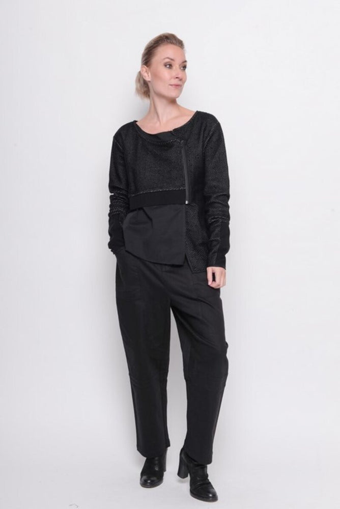 
                  
                    202.02.04 CARDIGAN CHARACTERISTIC 100% COTTON BLACK AND GREY
                  
                