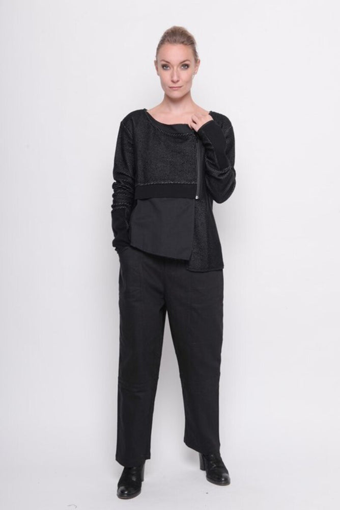 
                  
                    202.02.04 CARDIGAN CHARACTERISTIC 100% COTTON BLACK AND GREY
                  
                