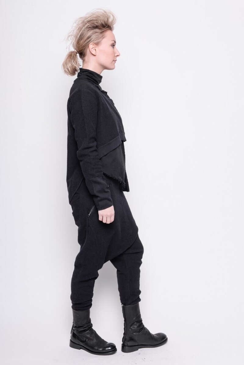 
                  
                    202.02.04 CARDIGAN CHARACTERISTIC 100% COTTON PLAIN BLACK
                  
                