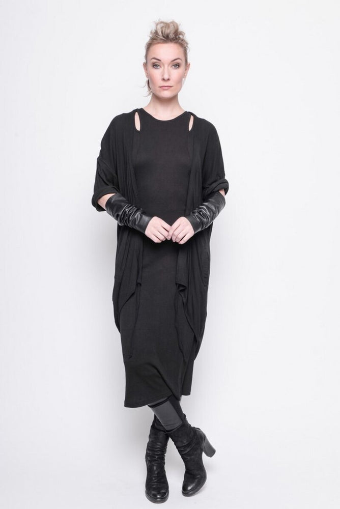 
                  
                    202.19.02 Cardigan Sculptural 95% MODAL 5%EA PLAIN BLACK
                  
                