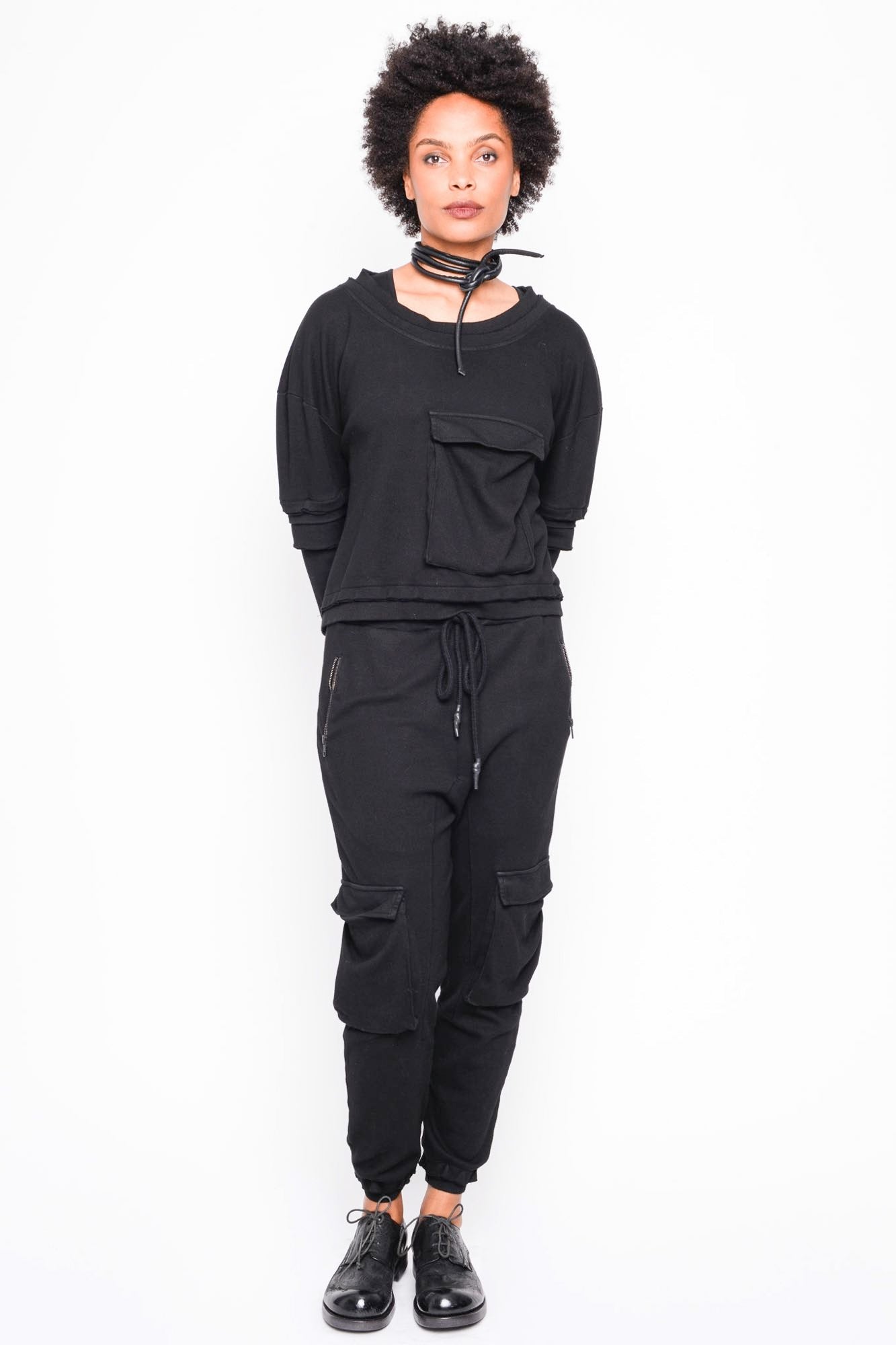 
                  
                    262.01.03 RV100 BLACK
                  
                
