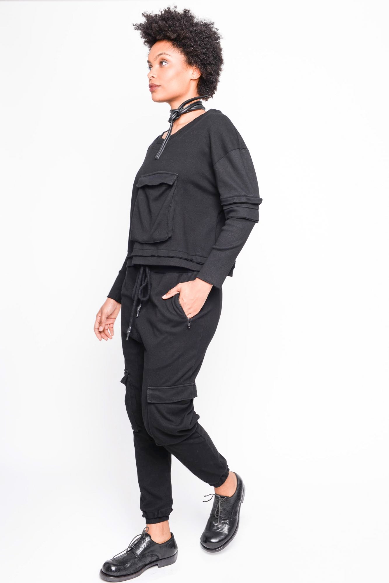 
                  
                    262.01.03 RV100 BLACK
                  
                