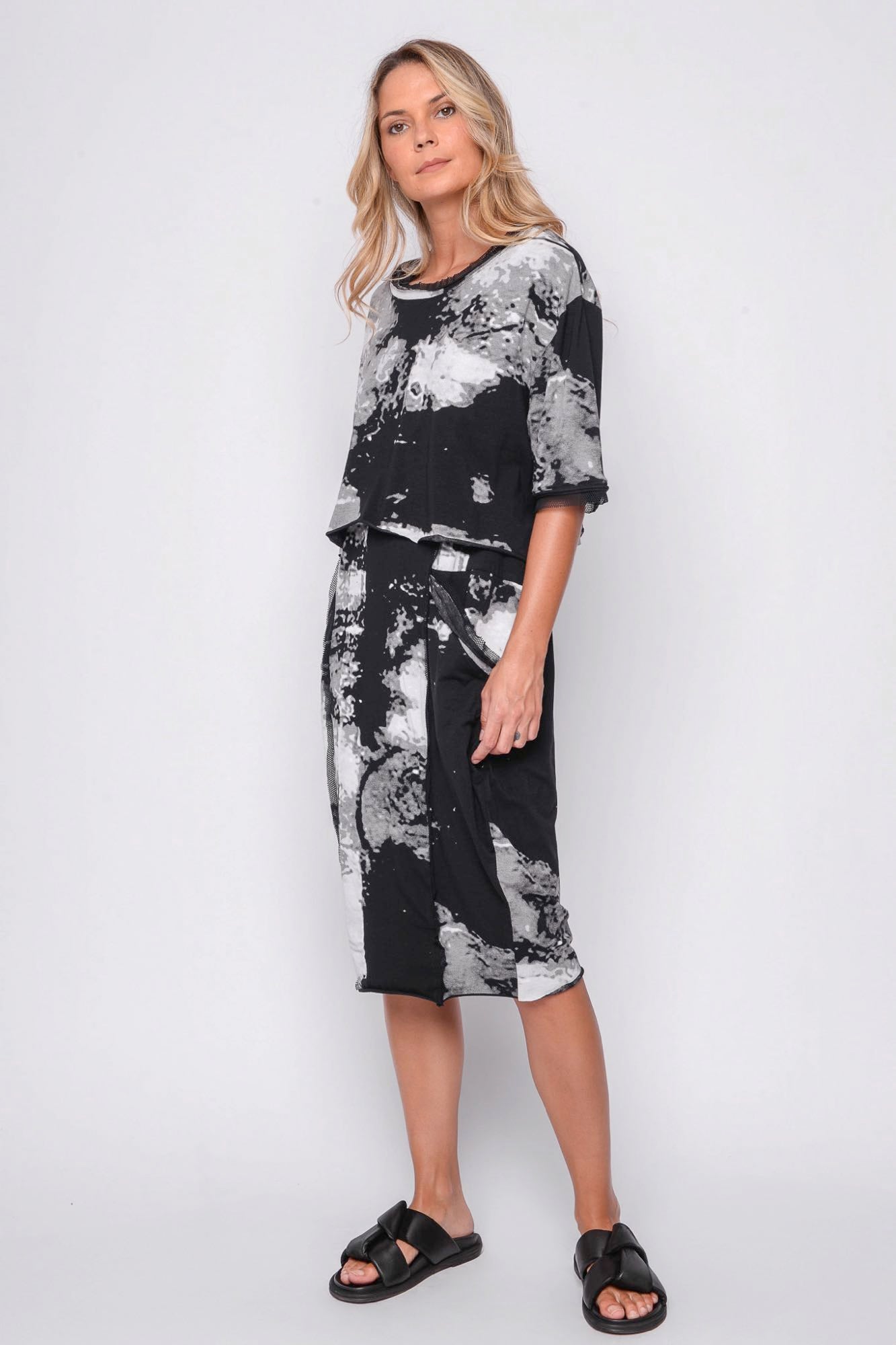 
                  
                    261.02.08 95% CO 5% EA 509 PRINT ON BLACK
                  
                