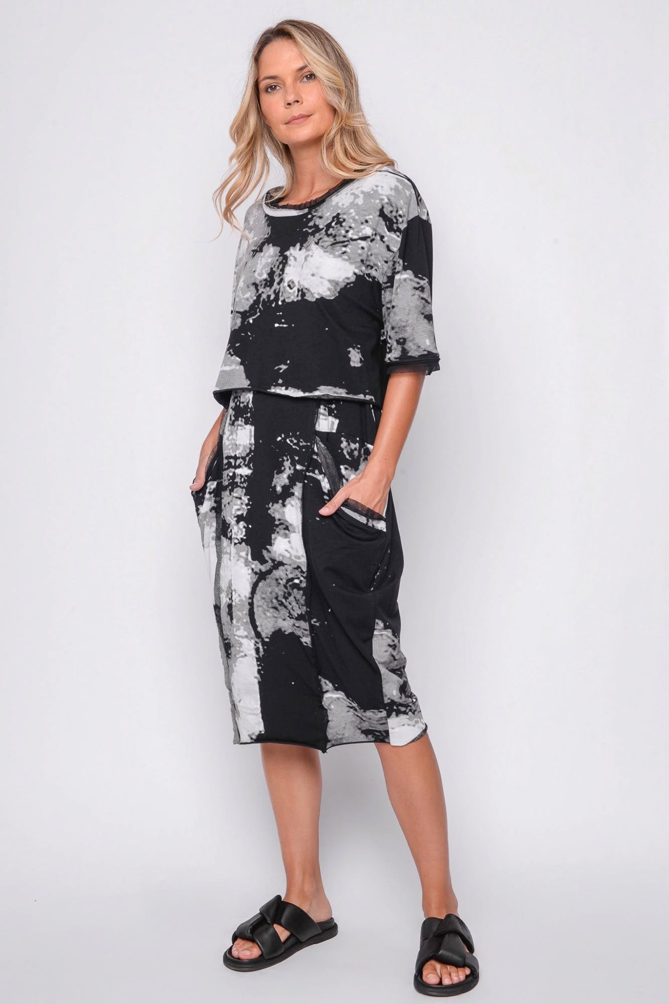 
                  
                    261.02.08 95% CO 5% EA 509 PRINT ON BLACK
                  
                