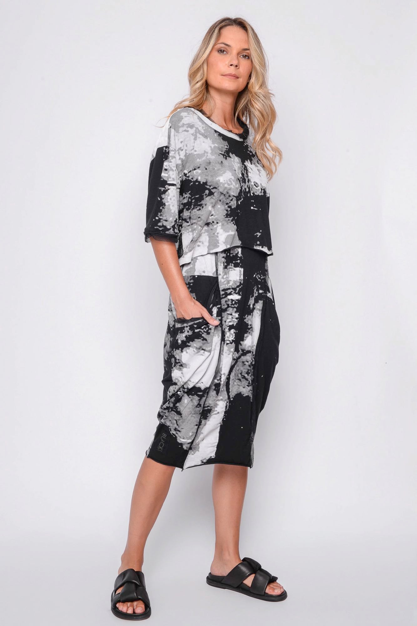 
                  
                    261.02.08 95% CO 5% EA 509 PRINT ON BLACK
                  
                