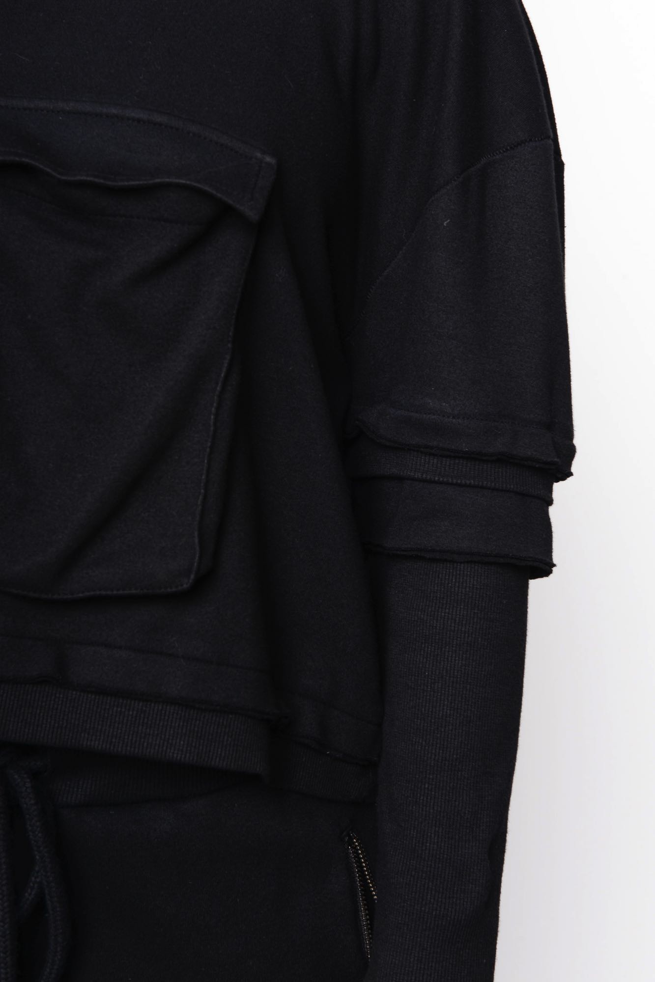 
                  
                    262.01.03 RV100 BLACK
                  
                