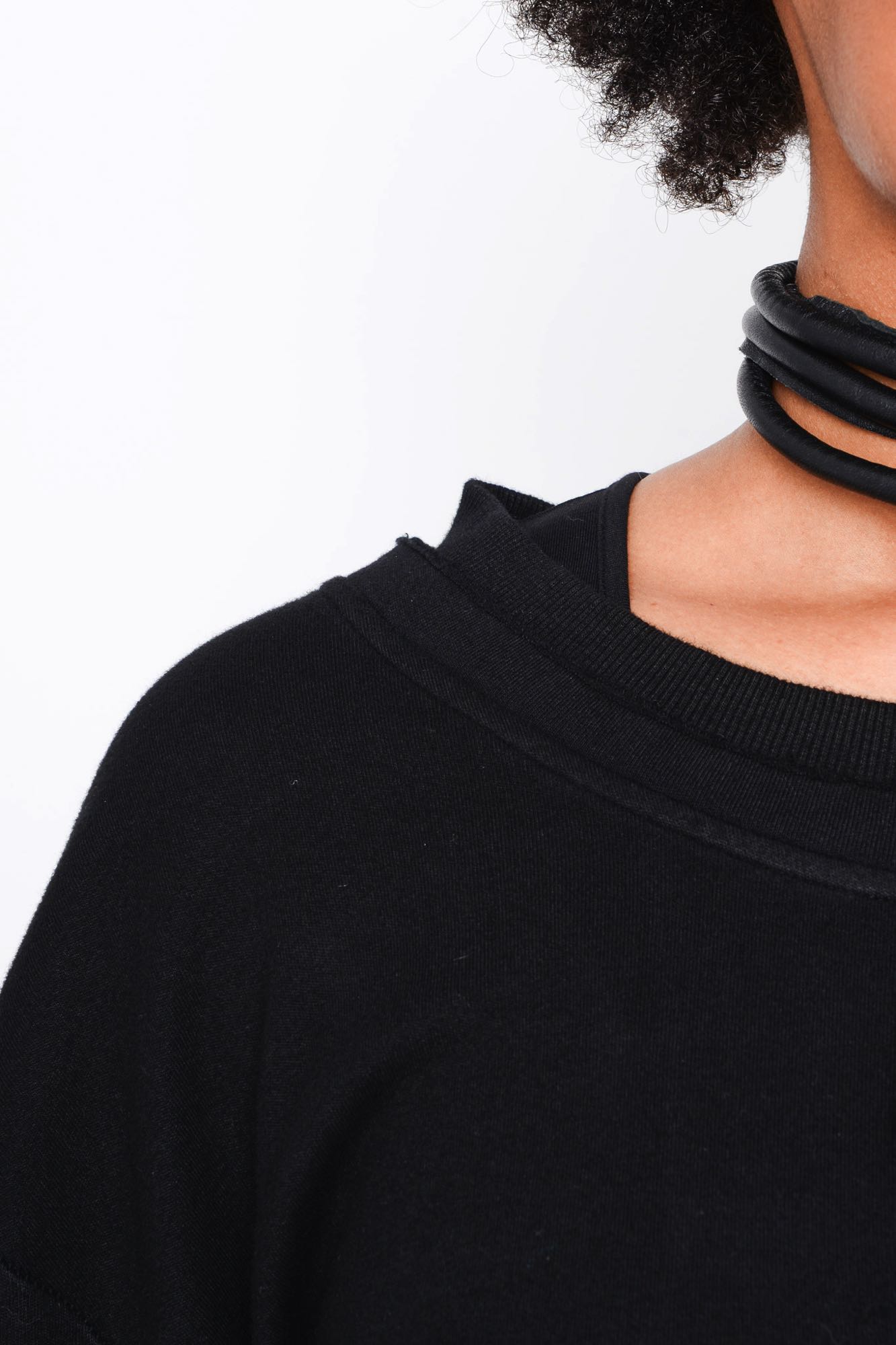 
                  
                    262.01.03 RV100 BLACK
                  
                