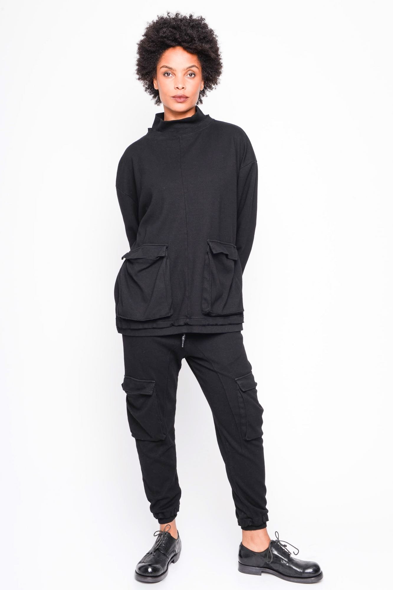 
                  
                    262.01.04 RV100 BLACK
                  
                