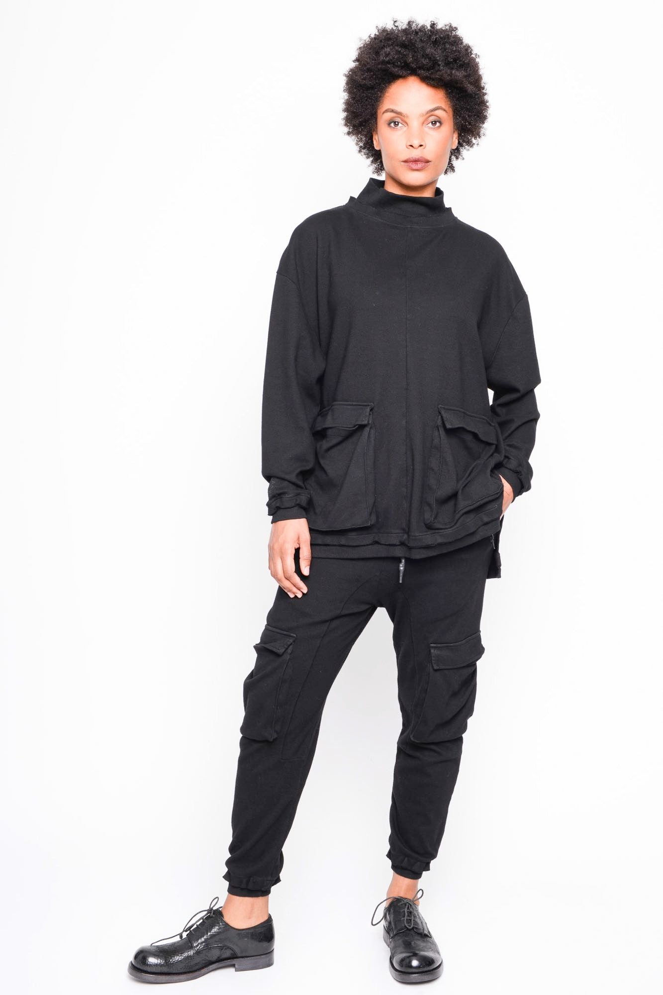 
                  
                    262.01.04 RV100 BLACK
                  
                