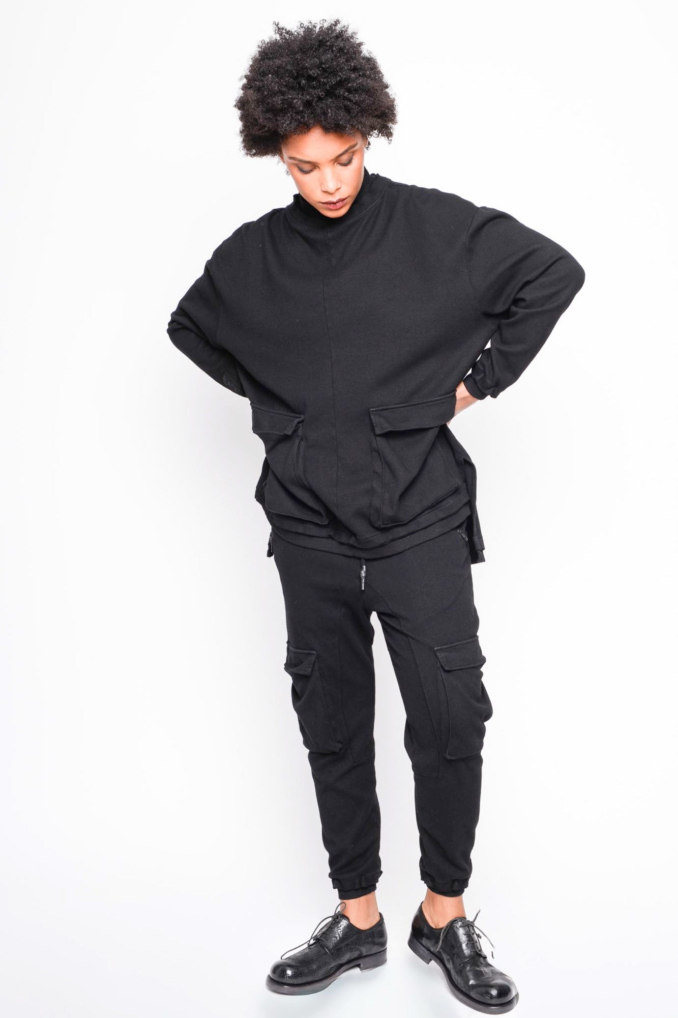 
                  
                    262.01.04 RV100 BLACK
                  
                