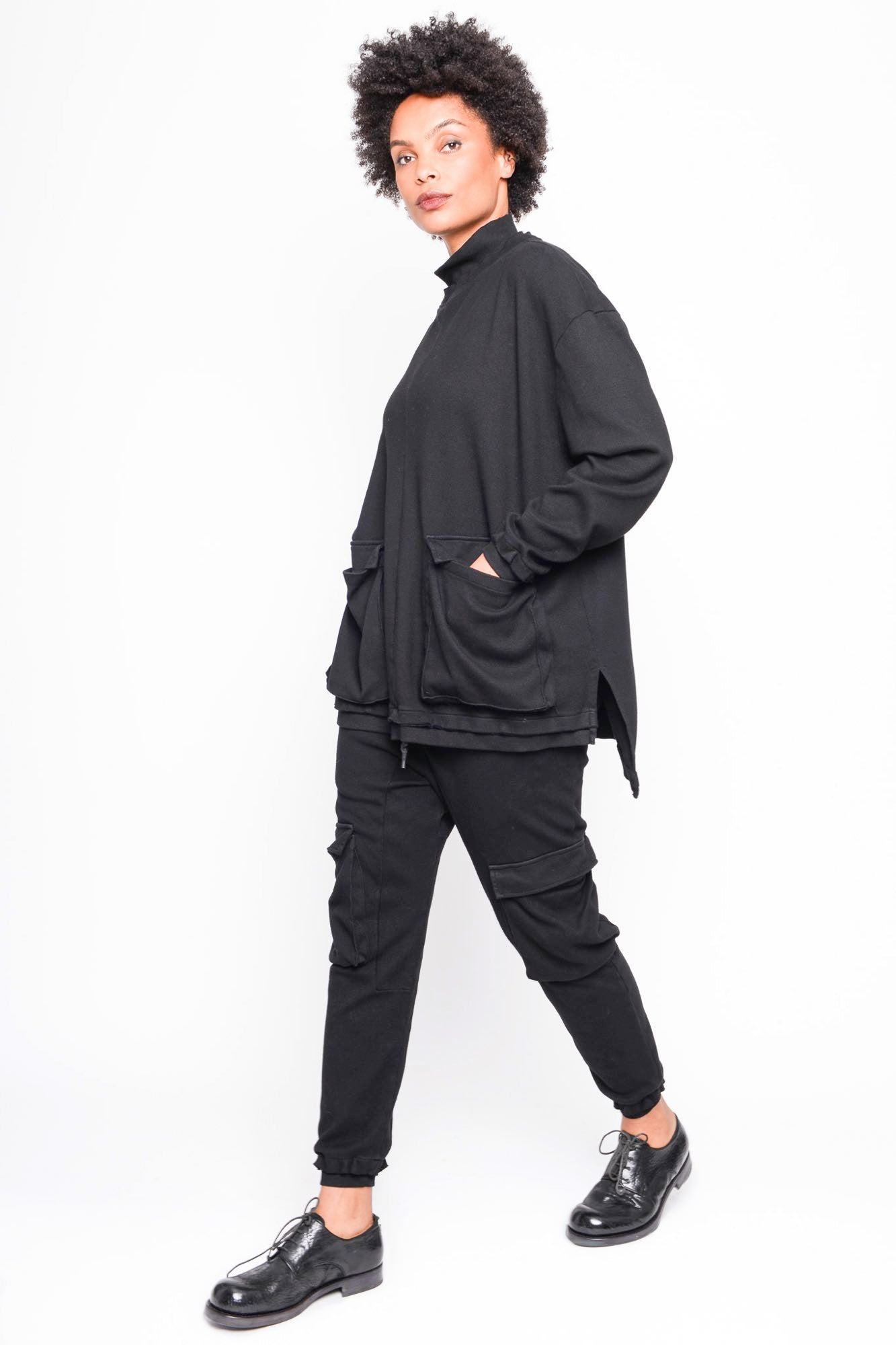 
                  
                    262.01.04 RV100 BLACK
                  
                