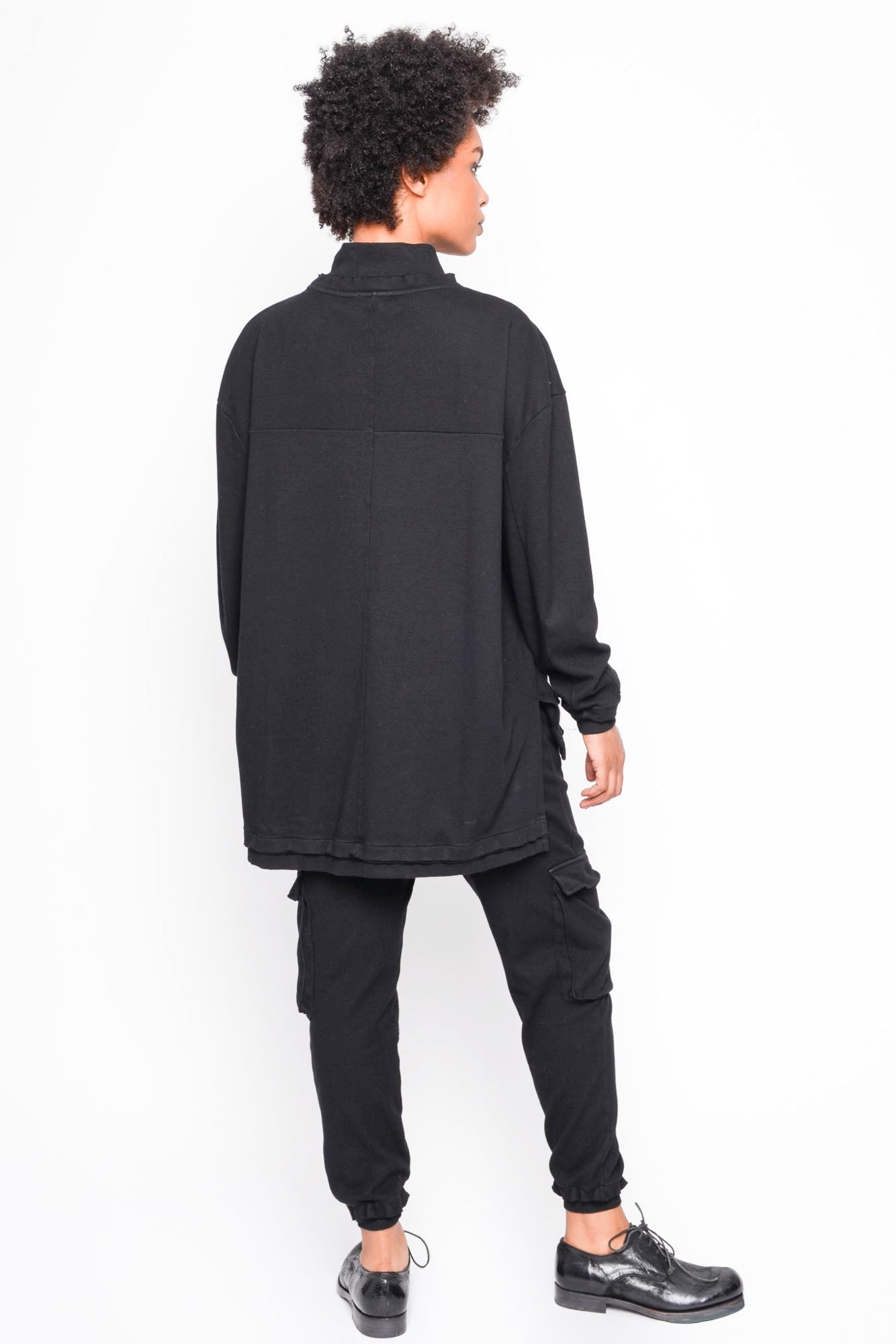 
                  
                    262.01.04 RV100 BLACK
                  
                