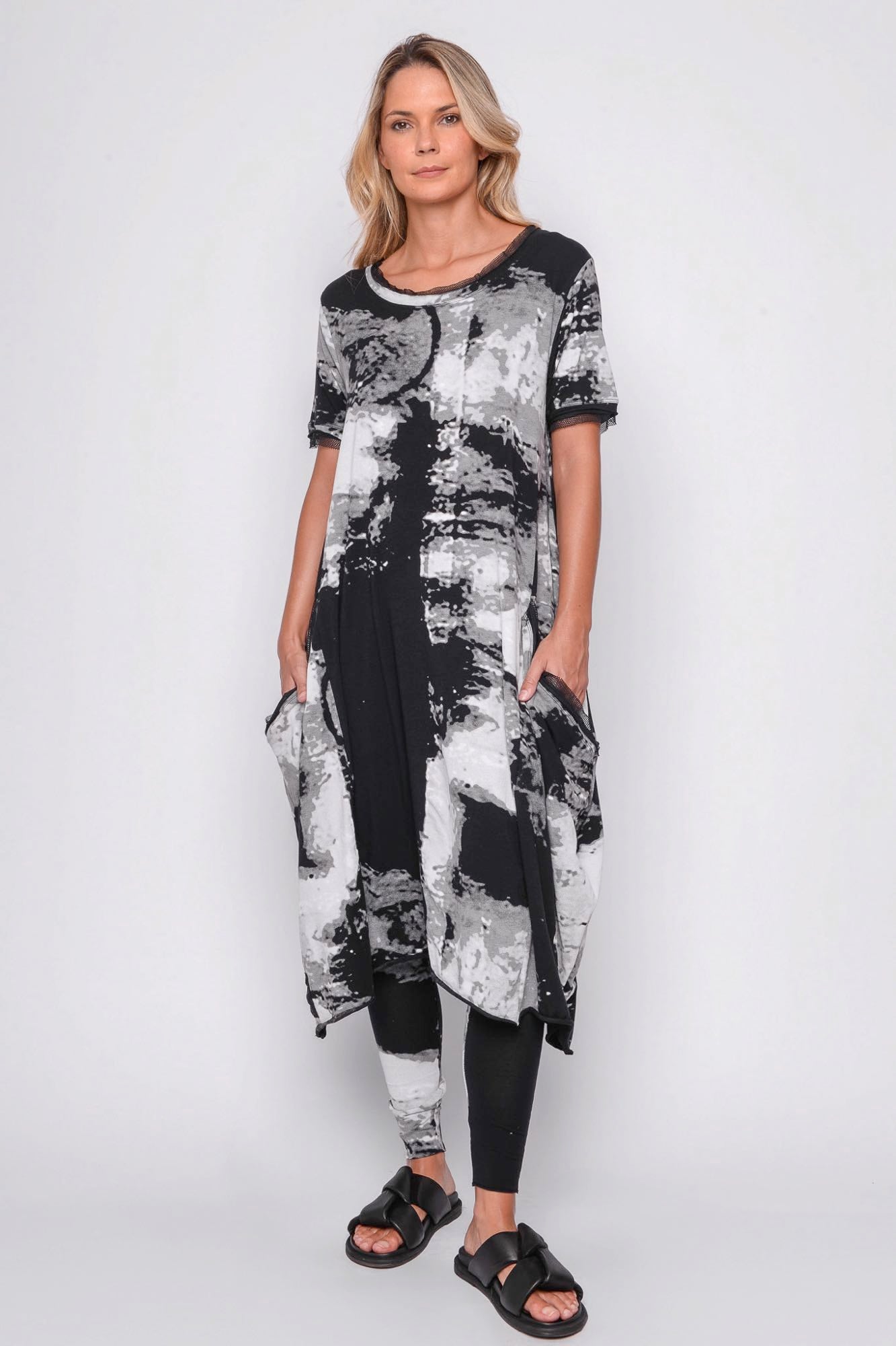 
                  
                    261.02.03 95% CO 5% EA 509 PRINT ON BLACK
                  
                