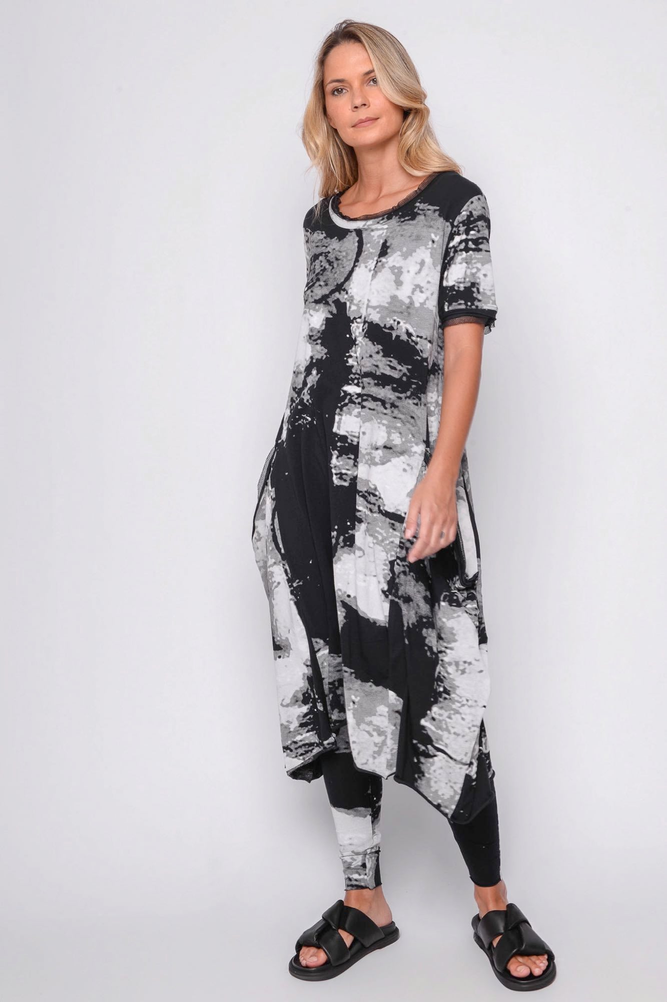 
                  
                    261.02.03 95% CO 5% EA 509 PRINT ON BLACK
                  
                