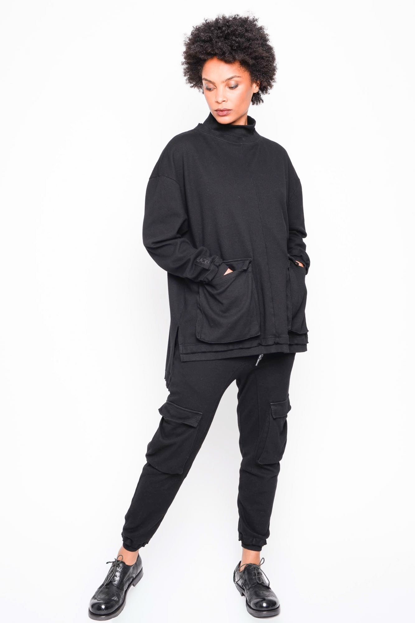 
                  
                    262.01.04 RV100 BLACK
                  
                