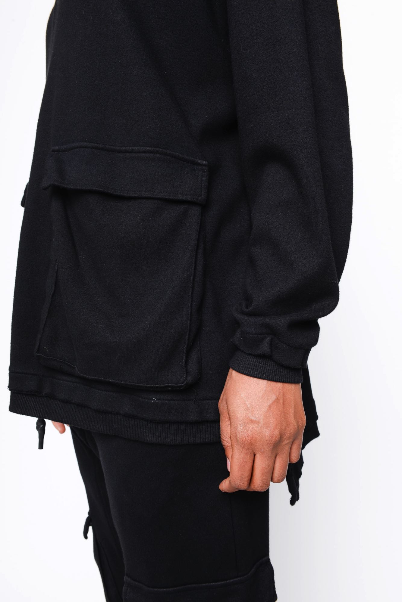 
                  
                    262.01.04 RV100 BLACK
                  
                