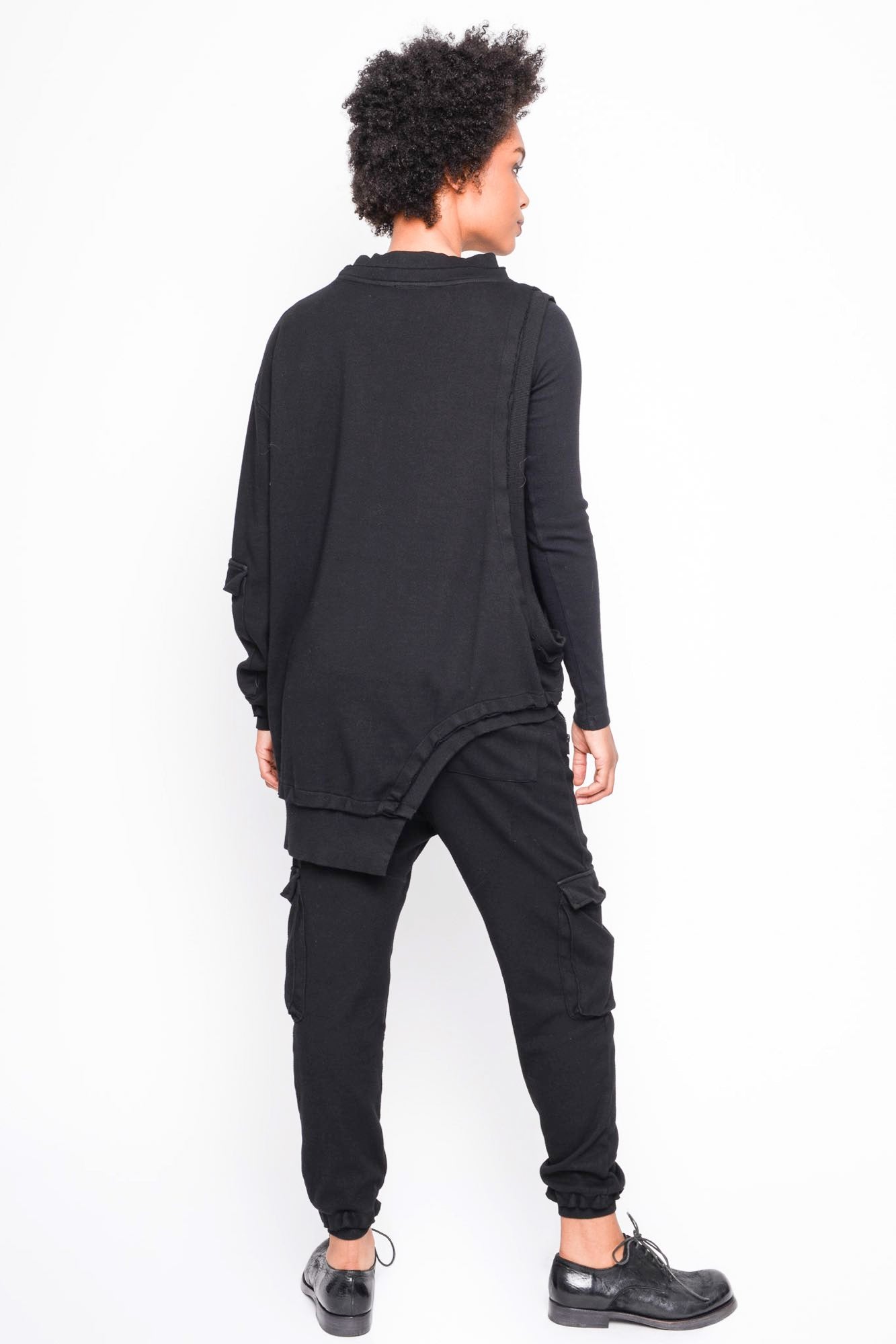 
                  
                    262.01.06 RV100 BLACK
                  
                