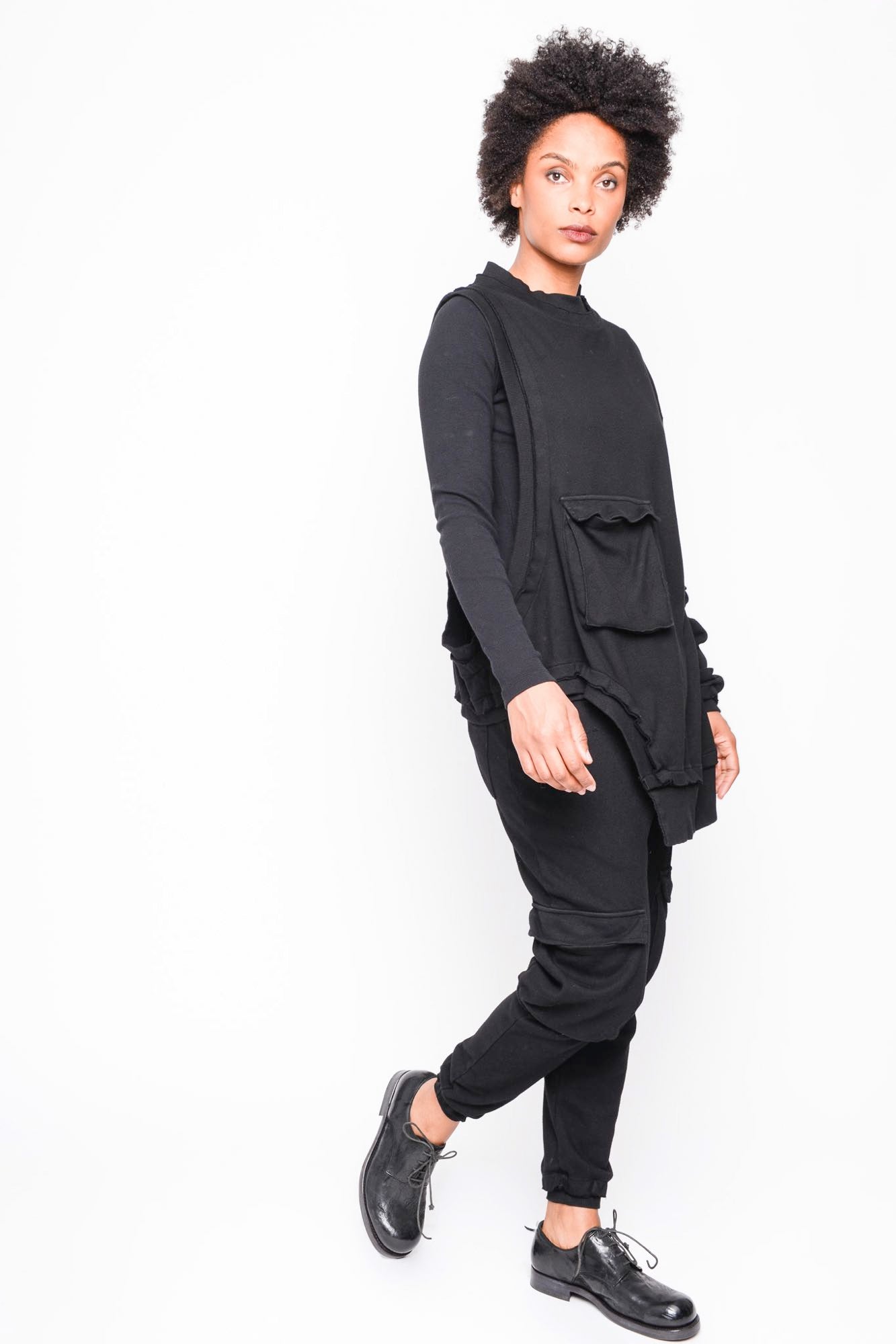 
                  
                    262.01.06 RV100 BLACK
                  
                
