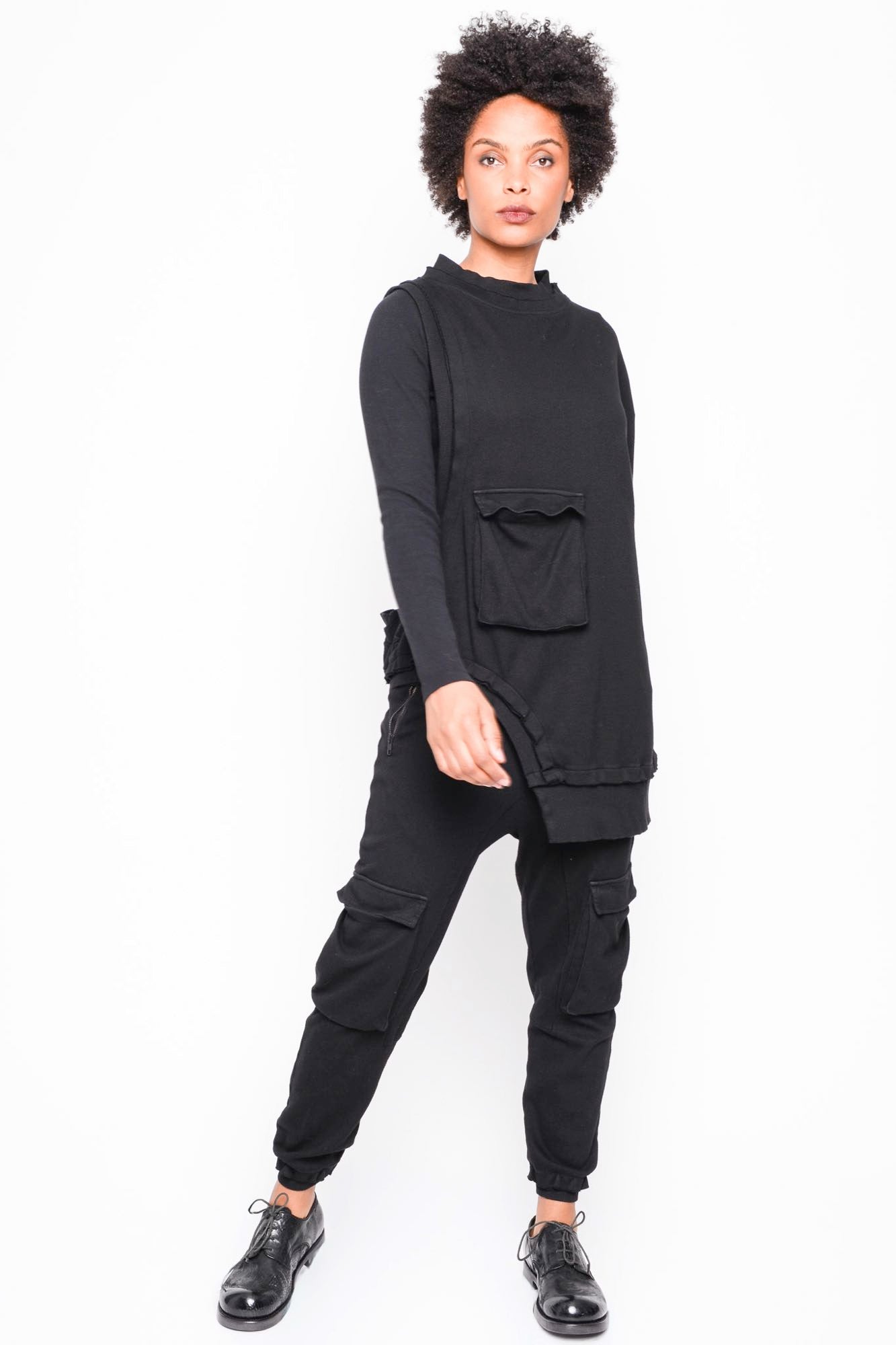 
                  
                    262.01.06 RV100 BLACK
                  
                