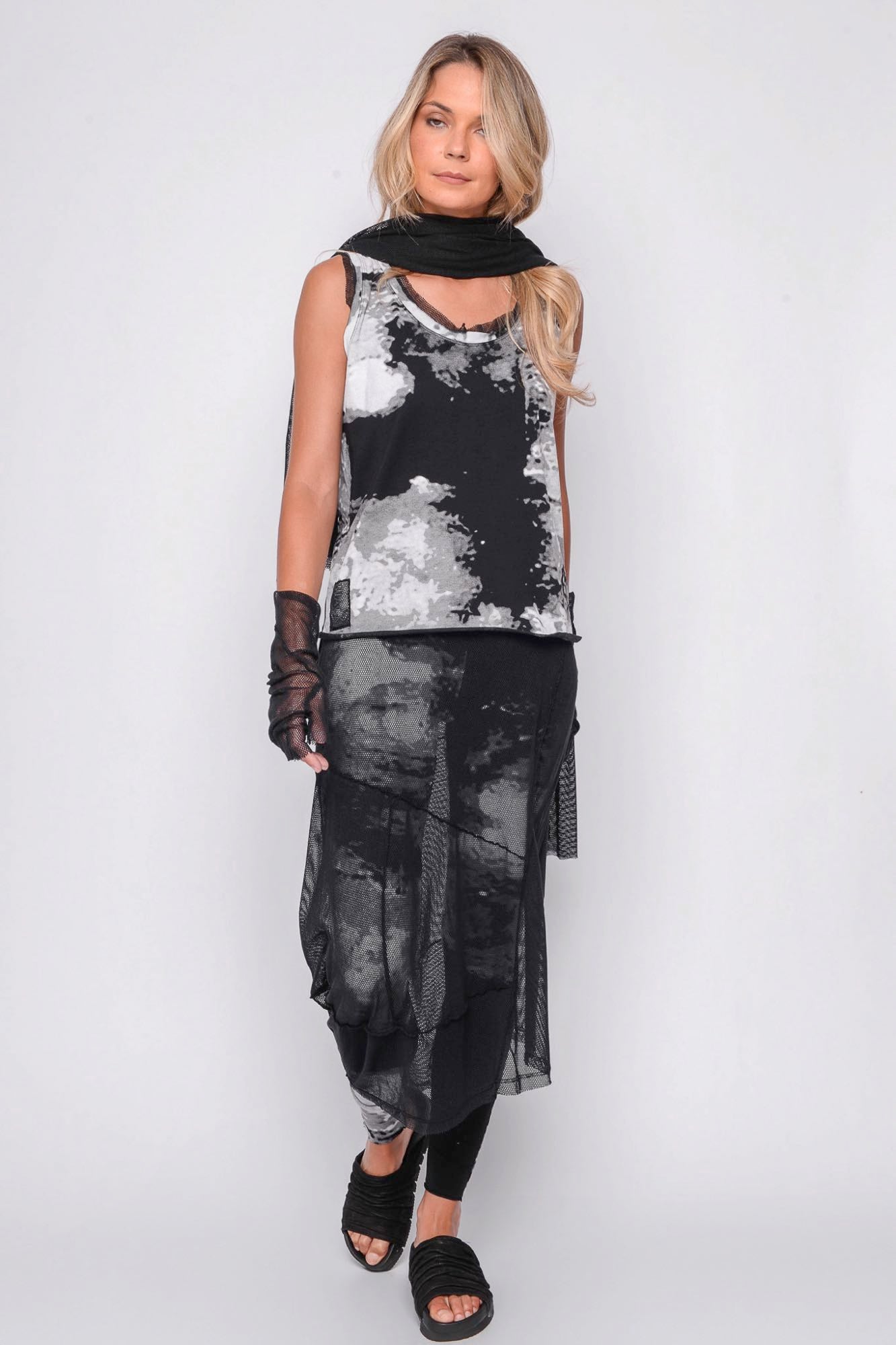 
                  
                    261.03.08 100% CO GAZE 100 BLACK
                  
                