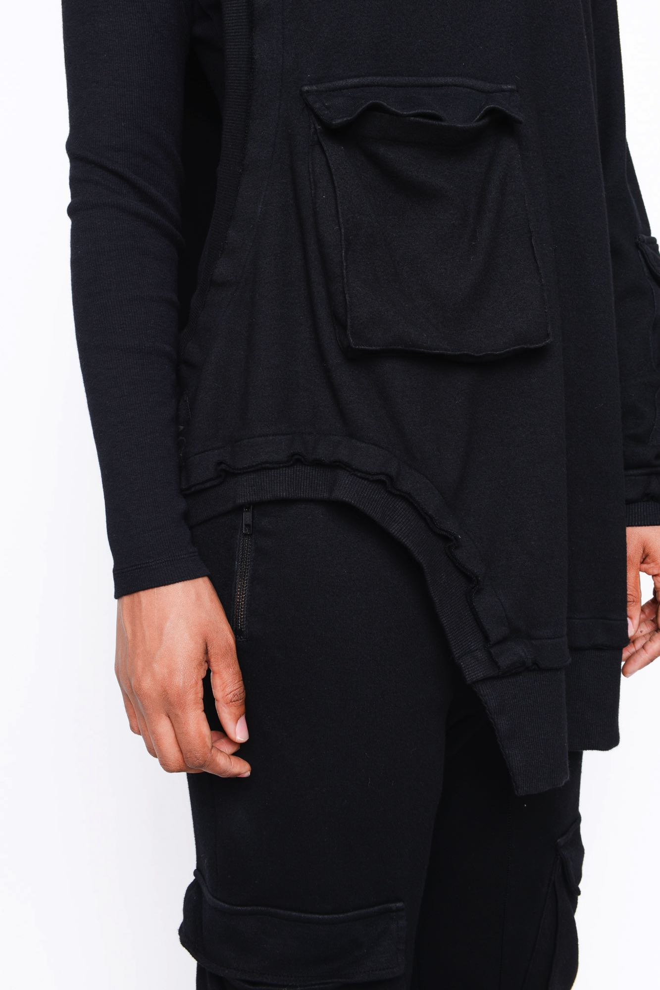 
                  
                    262.01.06 RV100 BLACK
                  
                