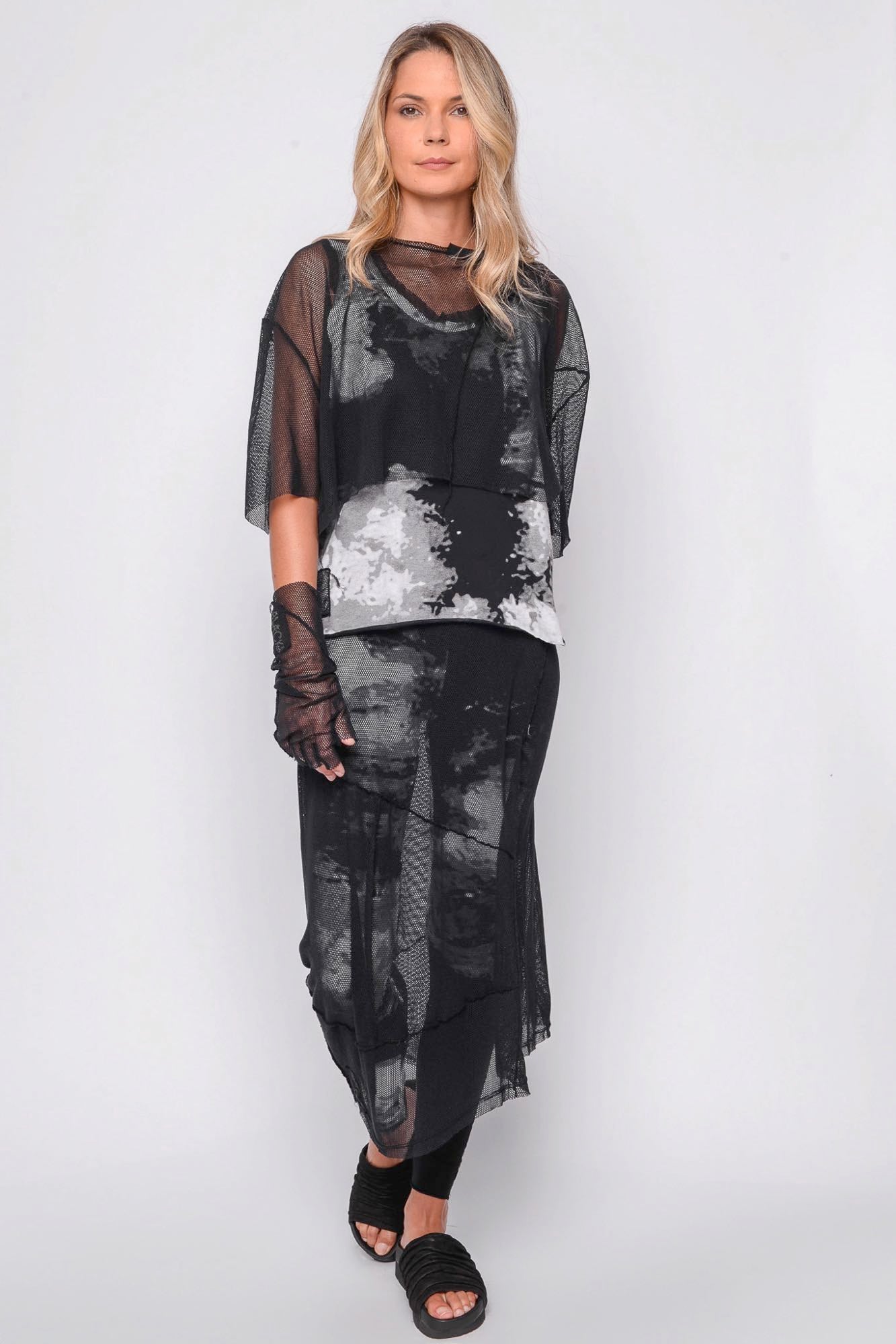 
                  
                    261.02.12 95% CO 5% EA 509 PRINT ON BLACK
                  
                