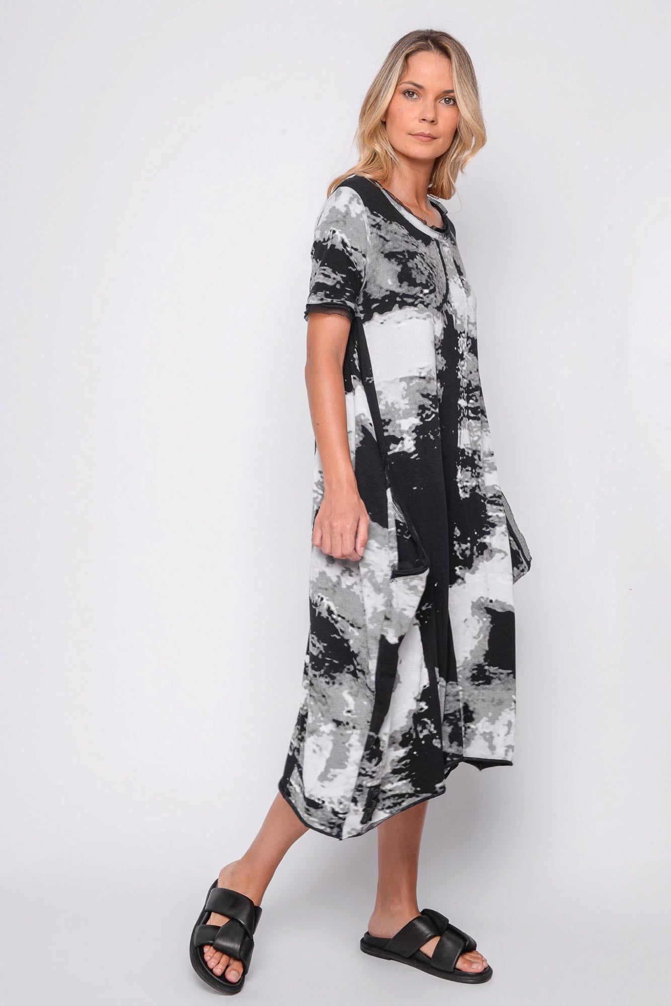 
                  
                    261.02.11 95% CO 5% EA 509 PRINT ON BLACK
                  
                