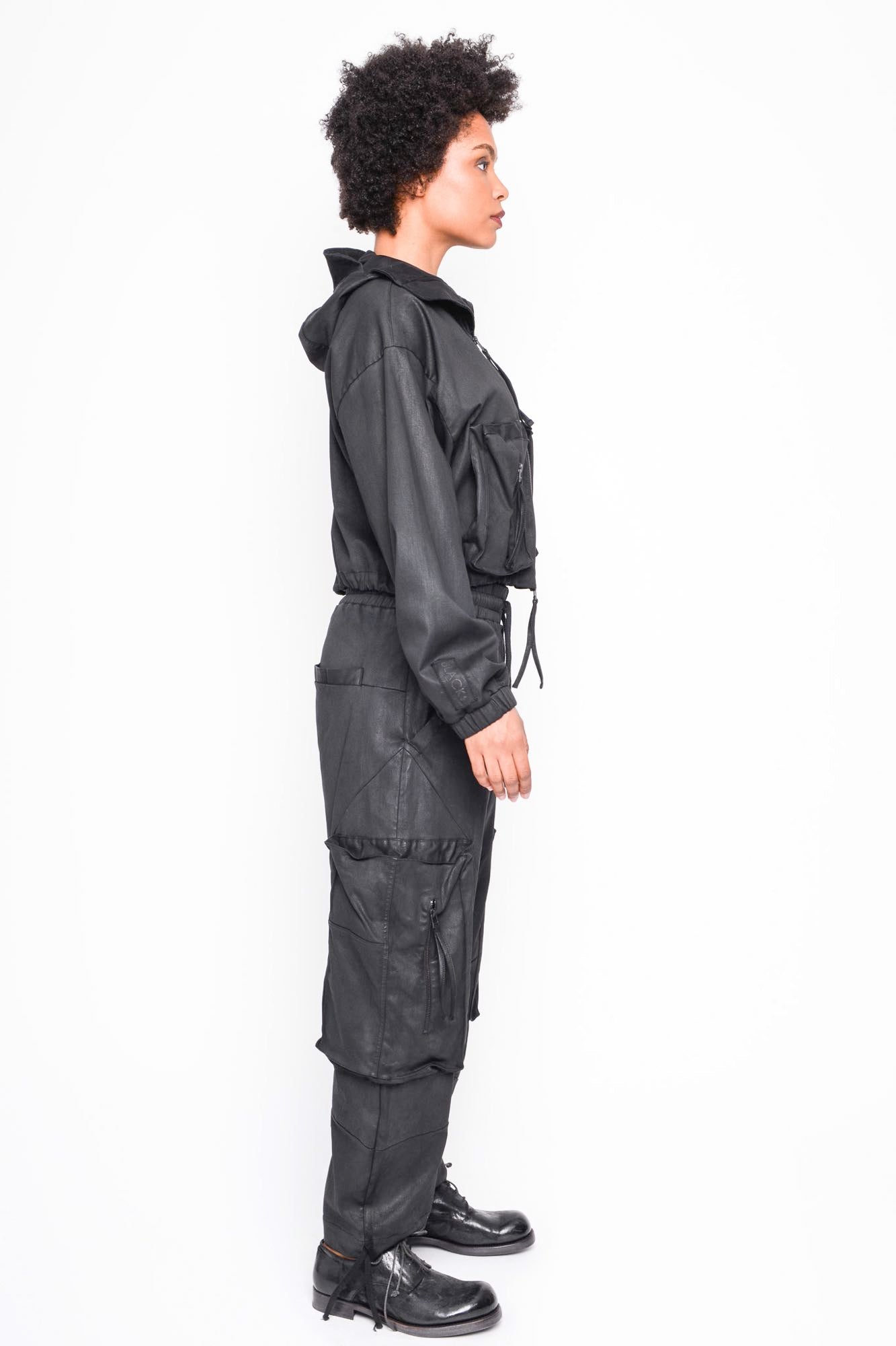 
                  
                    262.04.01 101 COATED BLACK
                  
                