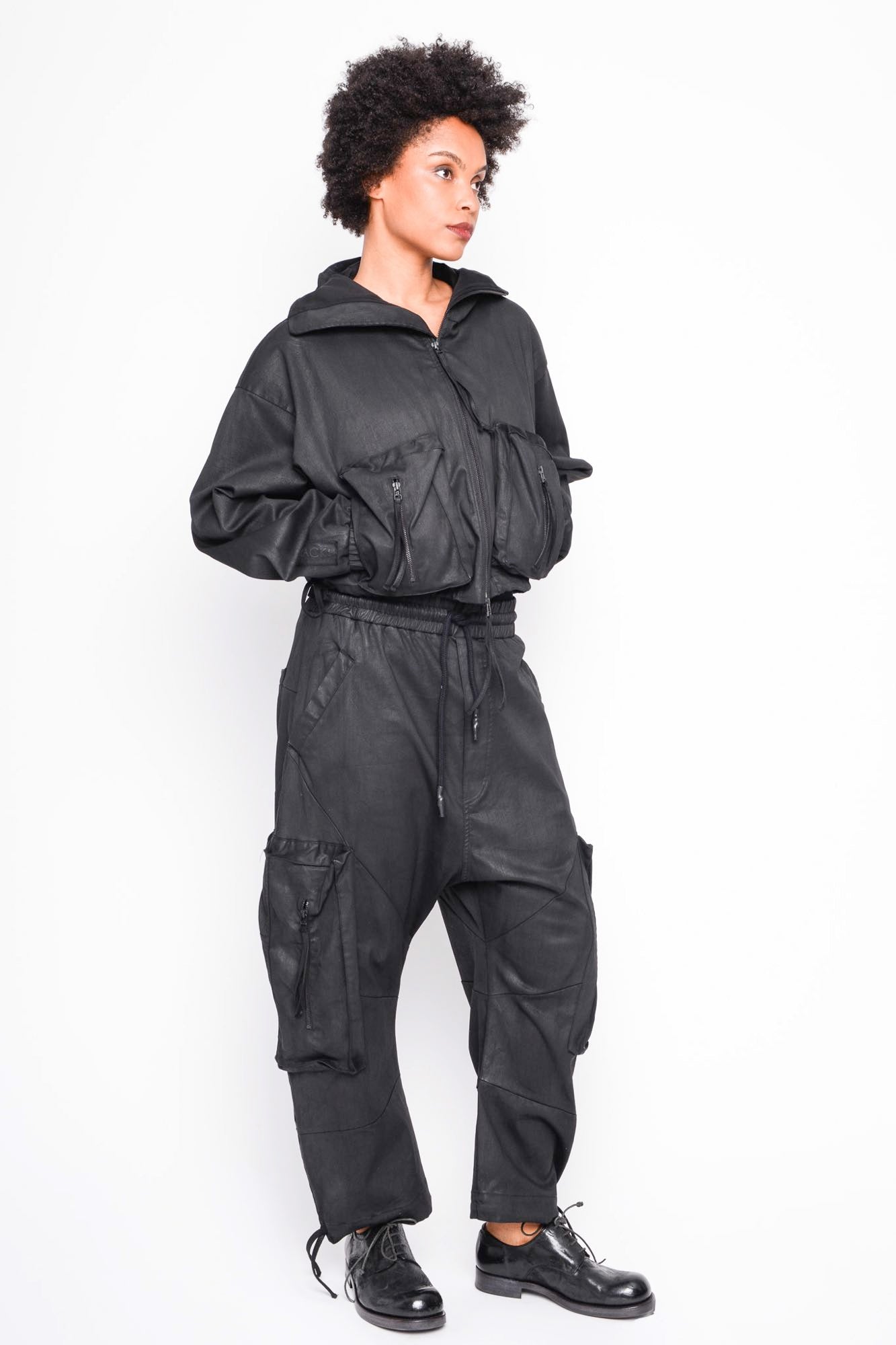 
                  
                    262.04.01 101 COATED BLACK
                  
                