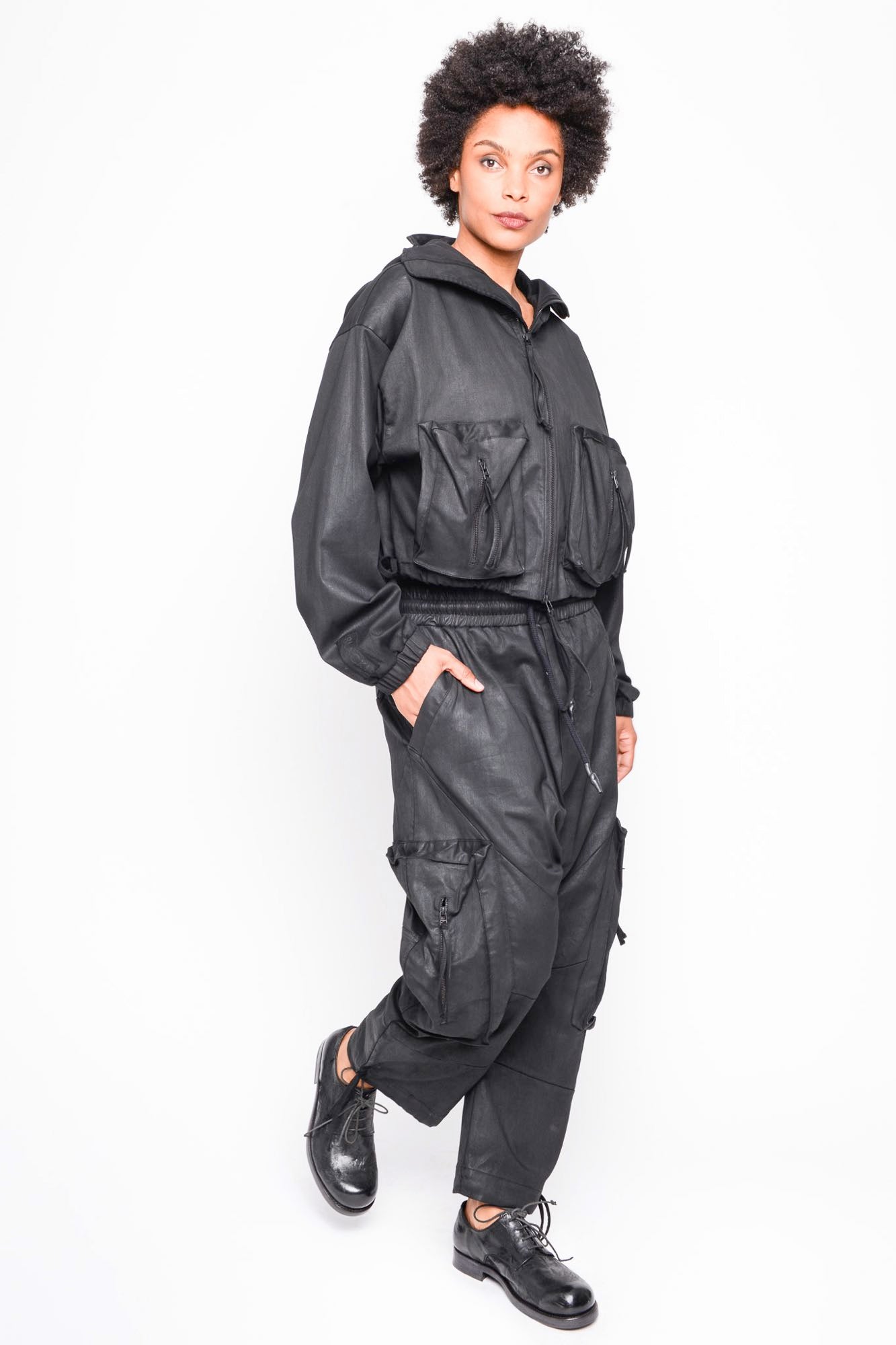 
                  
                    262.04.01 101 COATED BLACK
                  
                