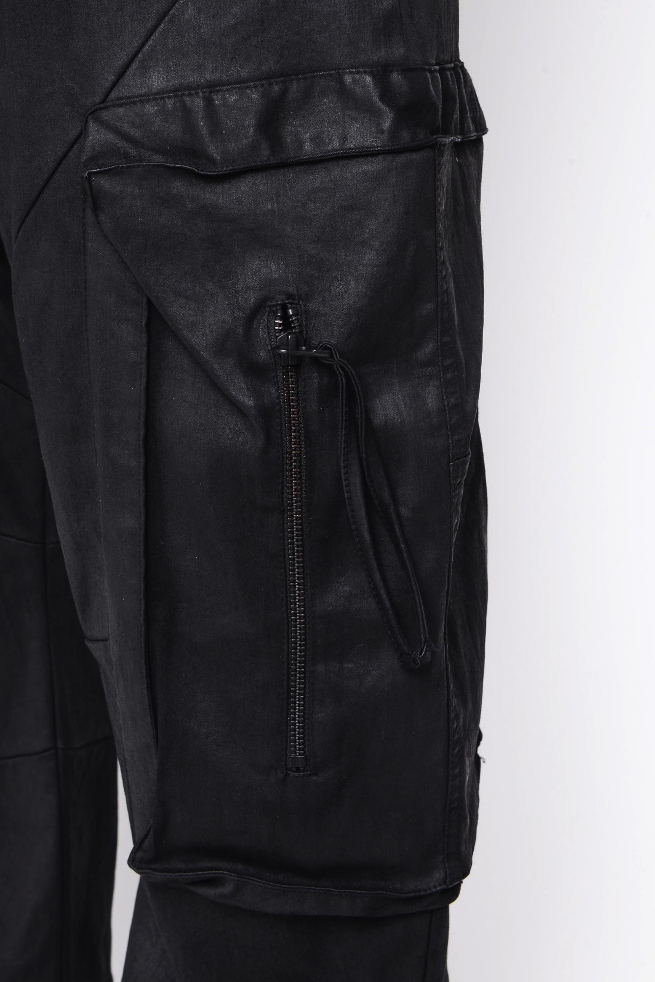
                  
                    262.04.02 101 COATED BLACK
                  
                