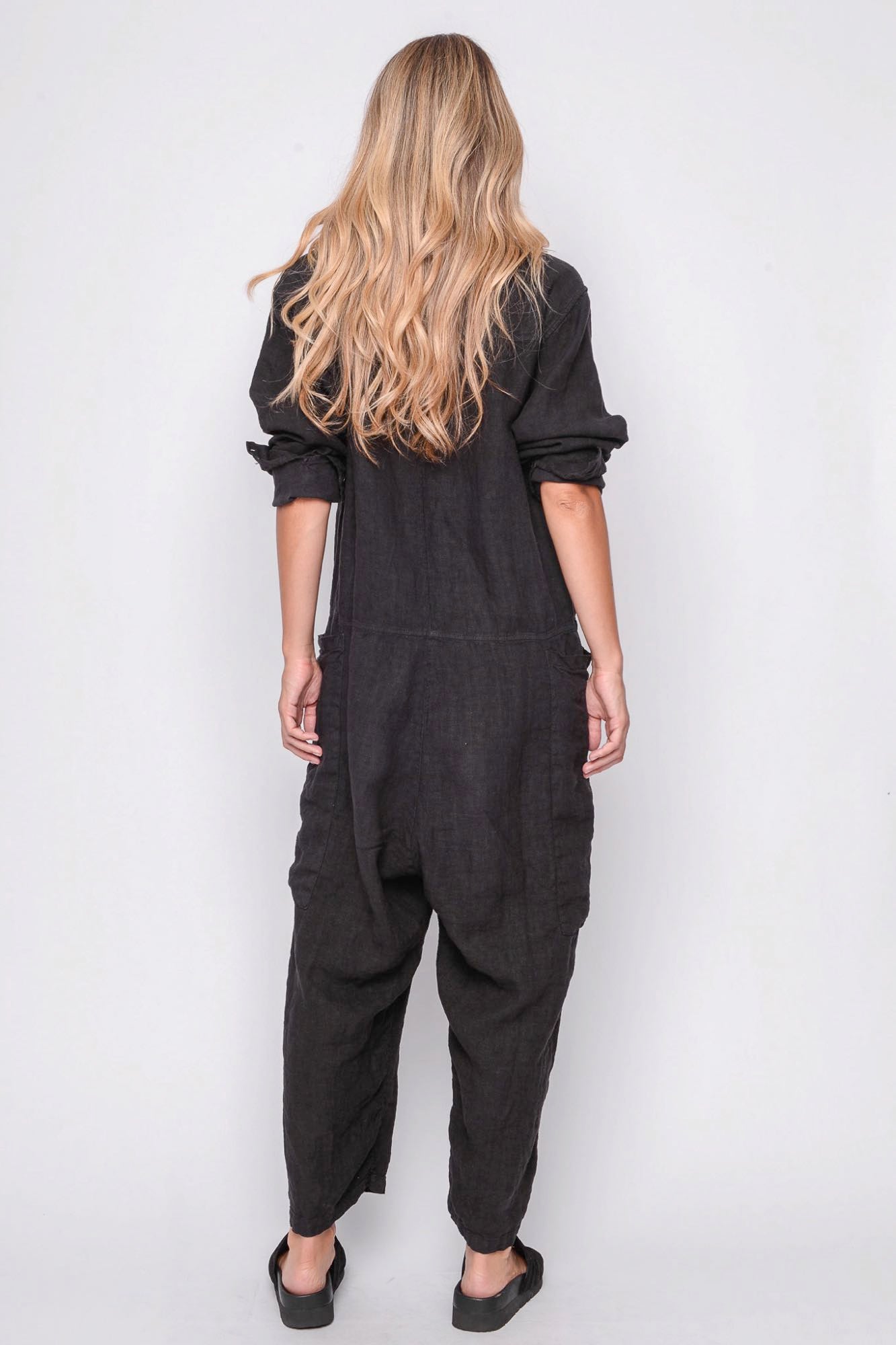 
                  
                    261.04.10 100% LINEN 109 RV BLACK
                  
                