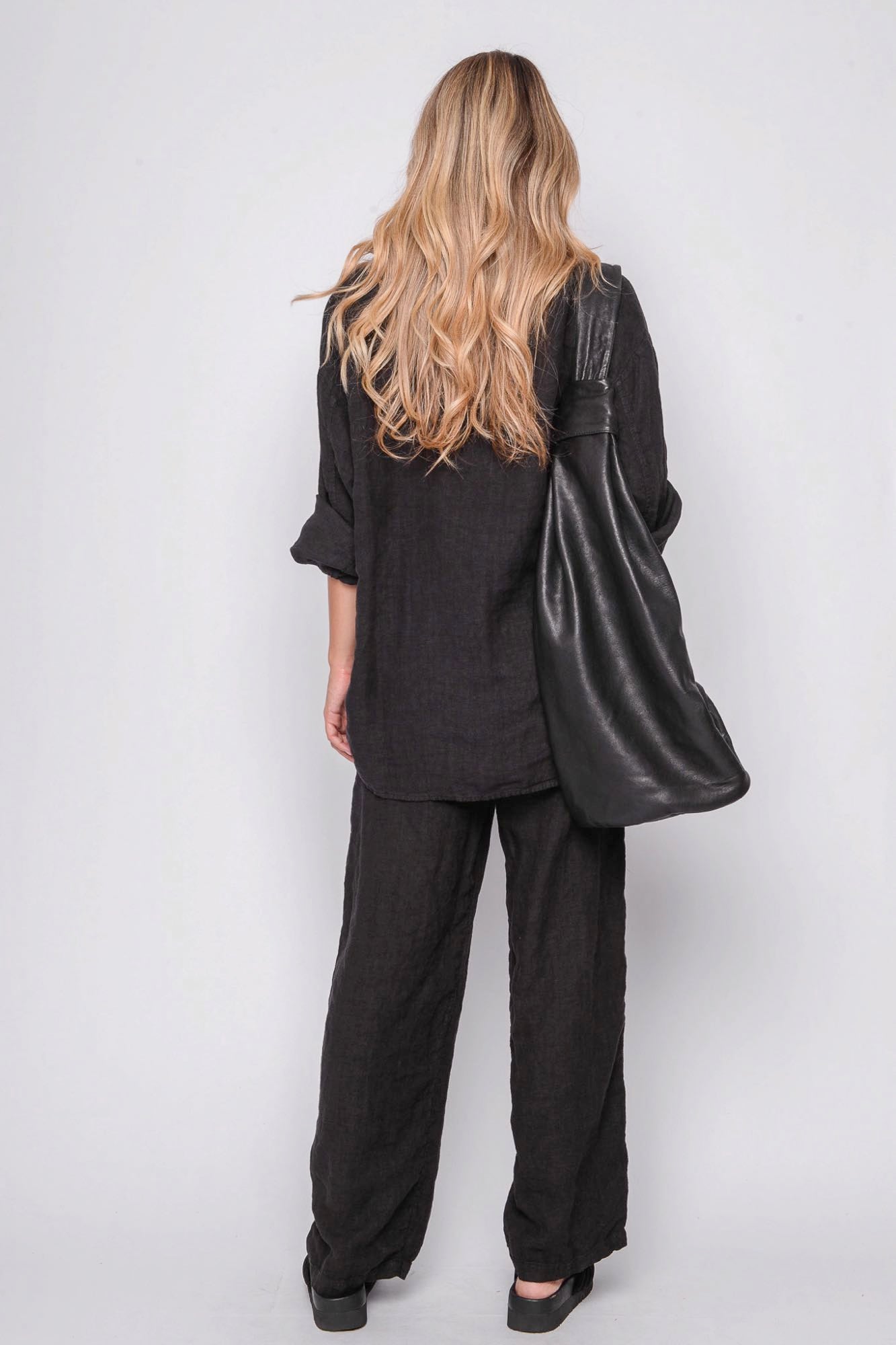 
                  
                    261.04.08 100% LINEN 109 RV BLACK
                  
                